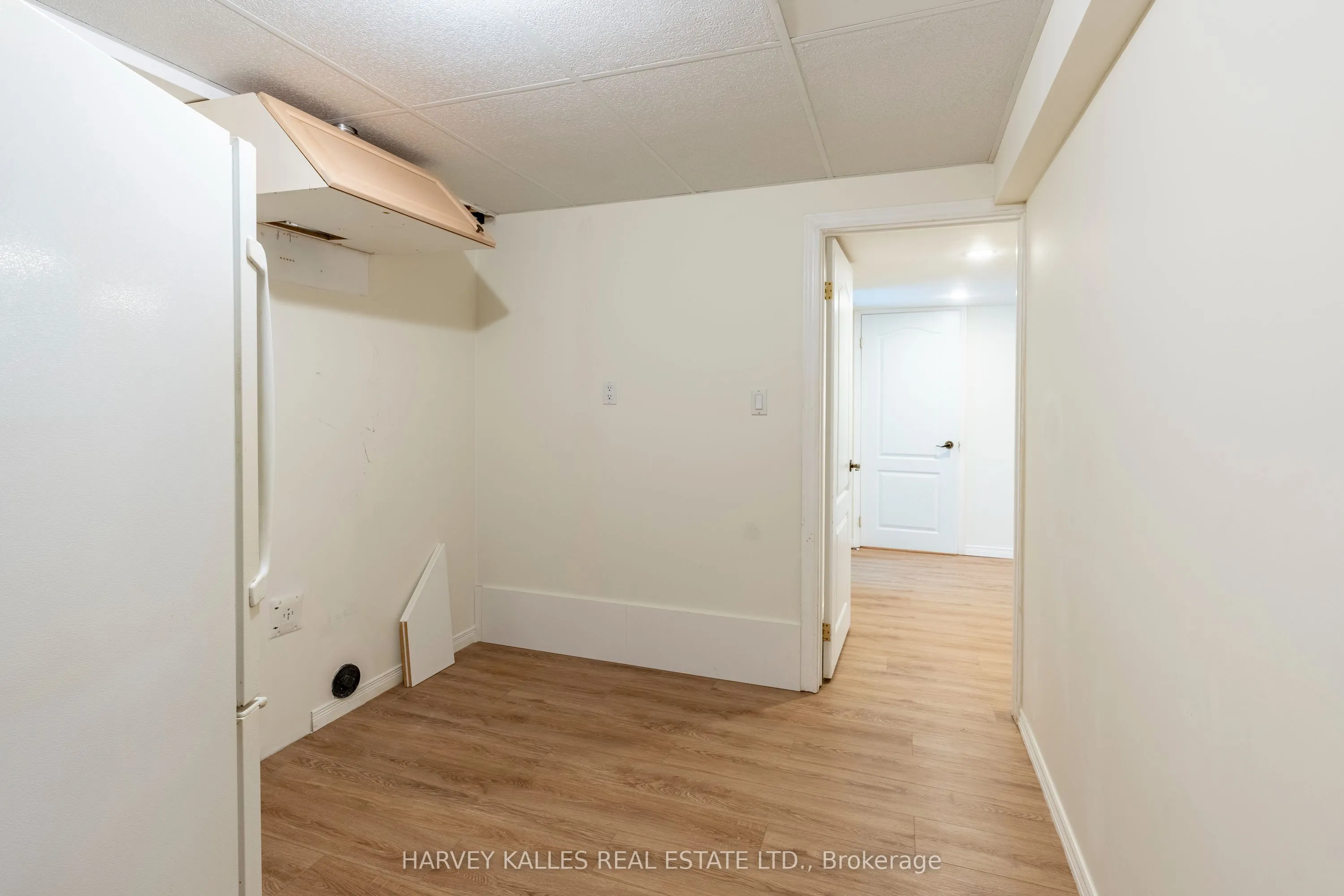573 Windjammer Way