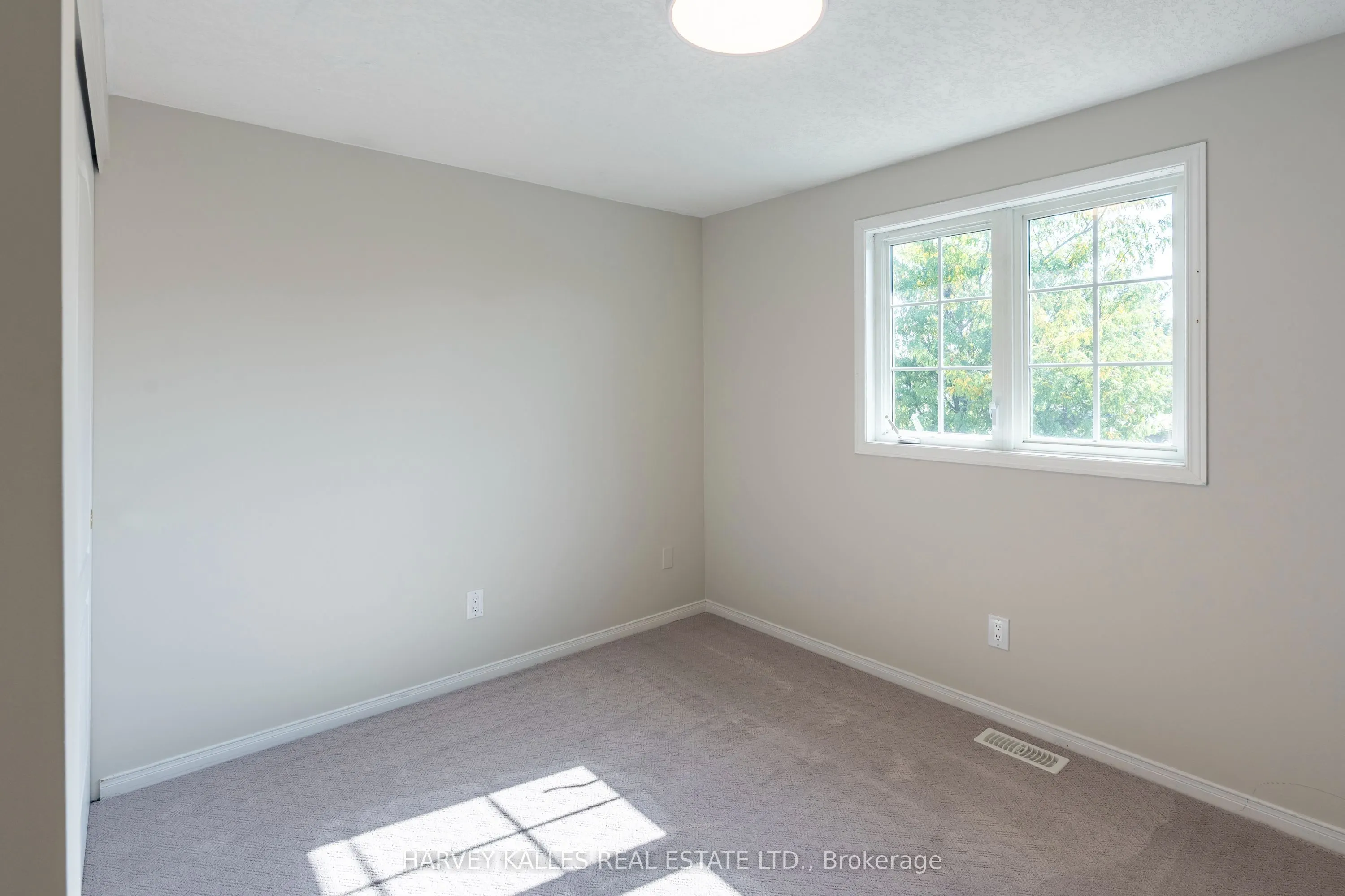 573 Windjammer Way