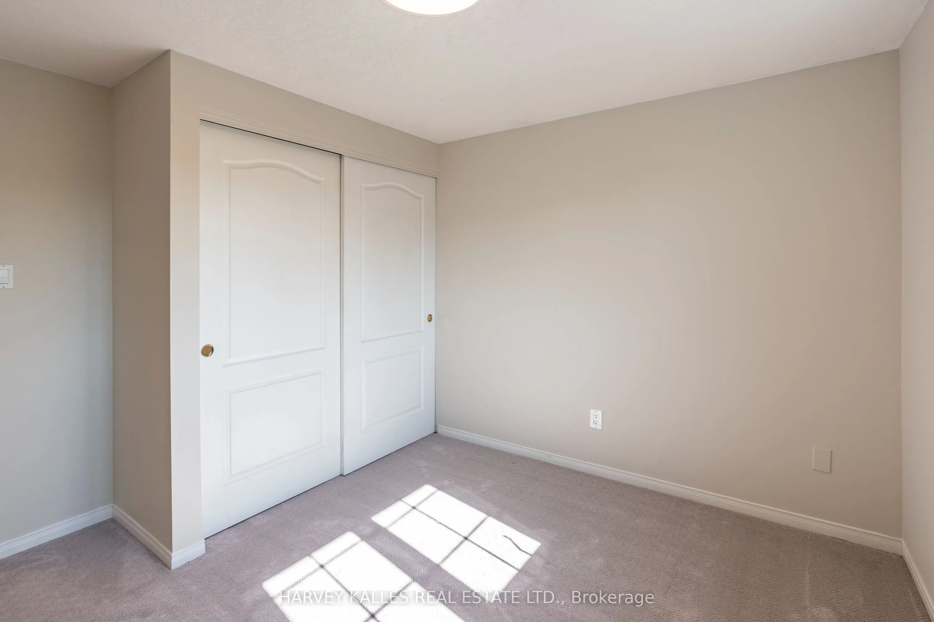 573 Windjammer Way
