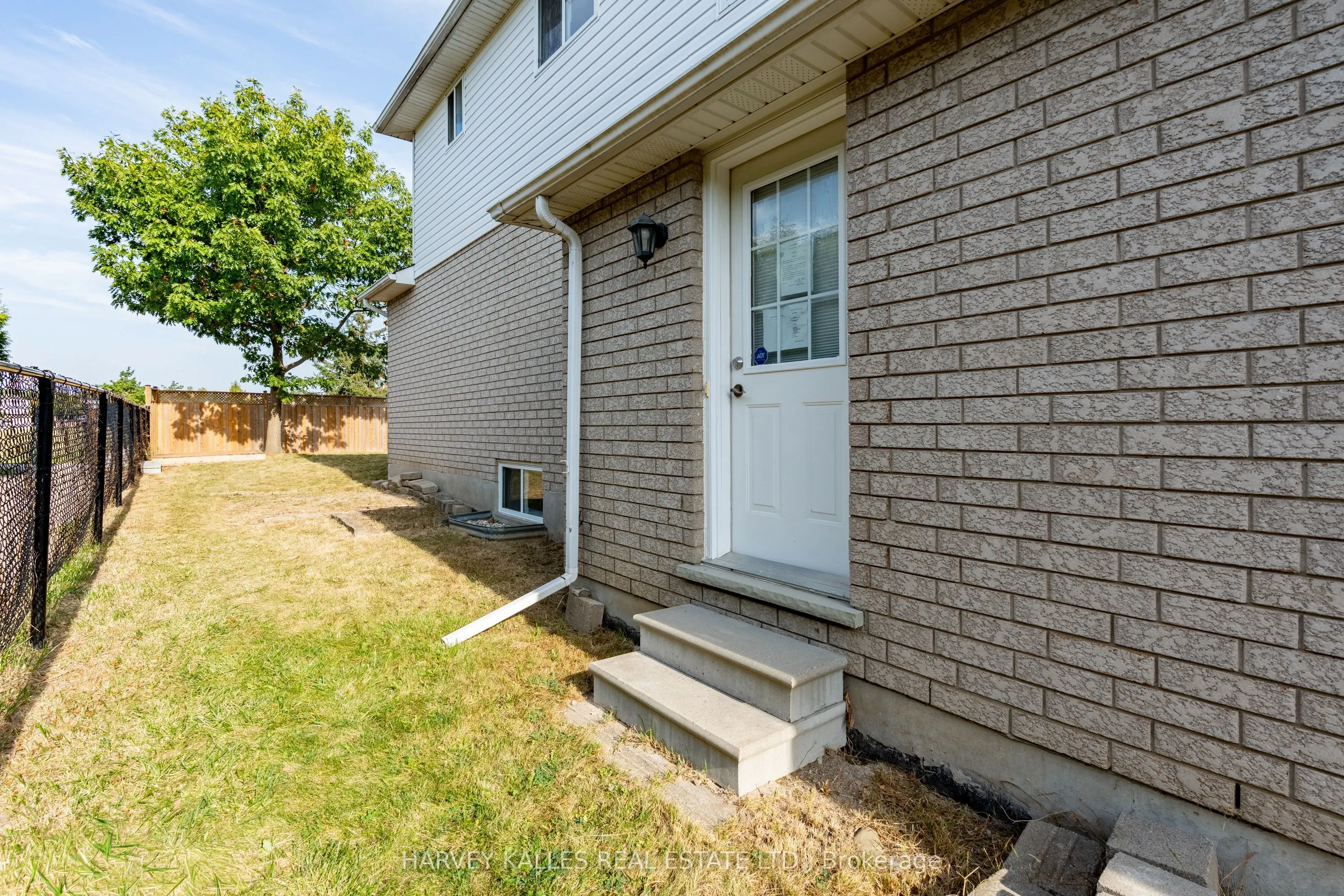 573 Windjammer Way