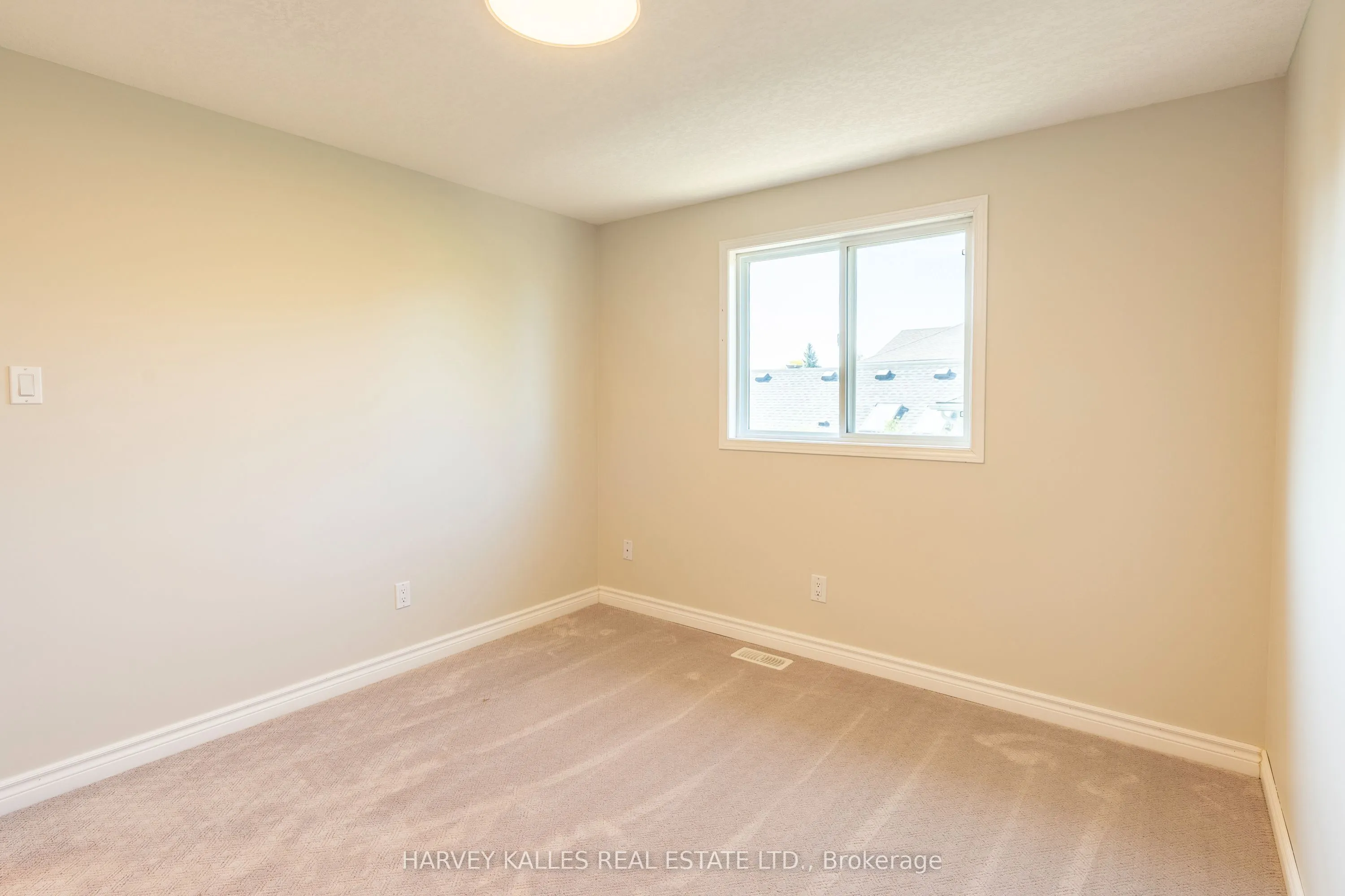 573 Windjammer Way