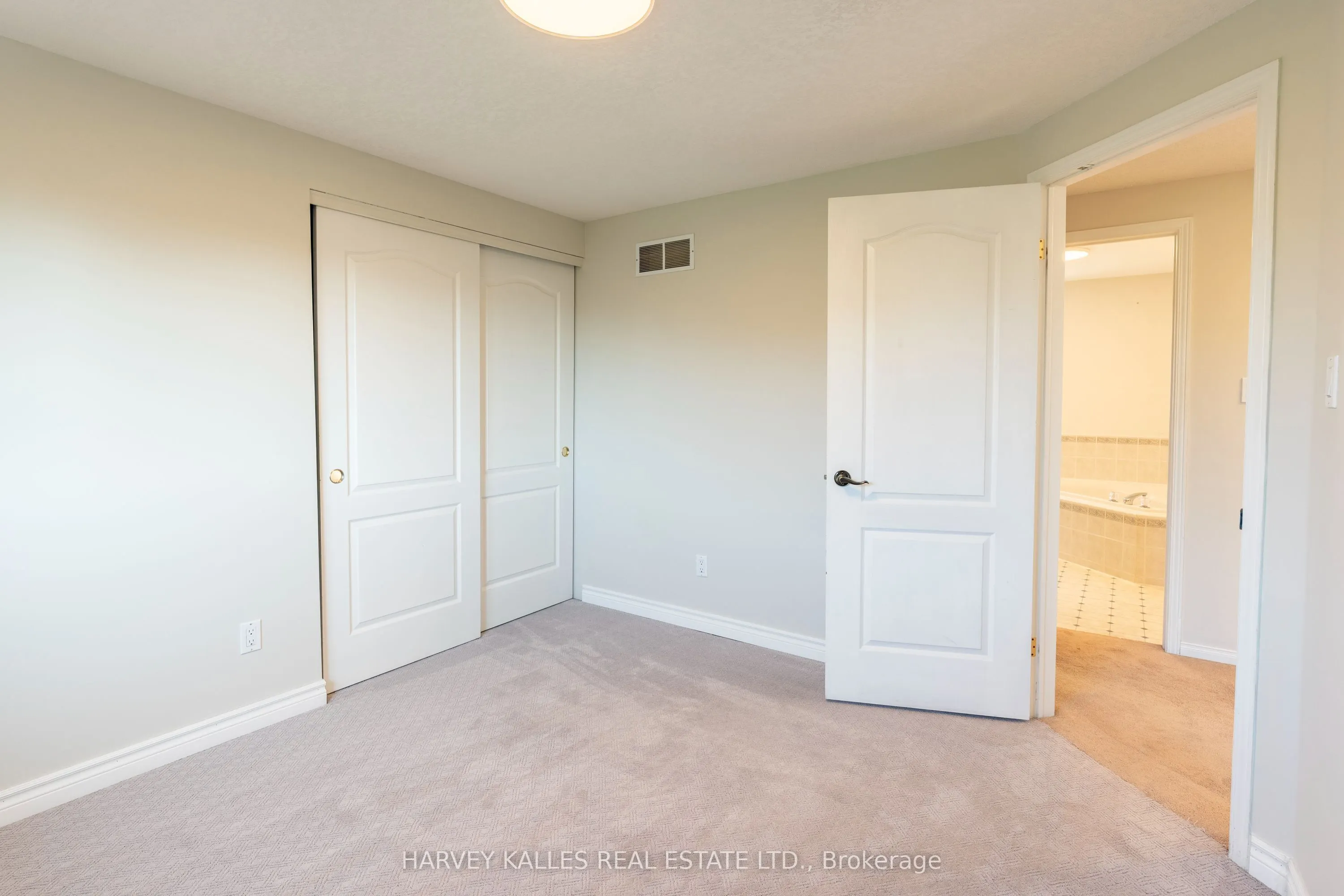 573 Windjammer Way