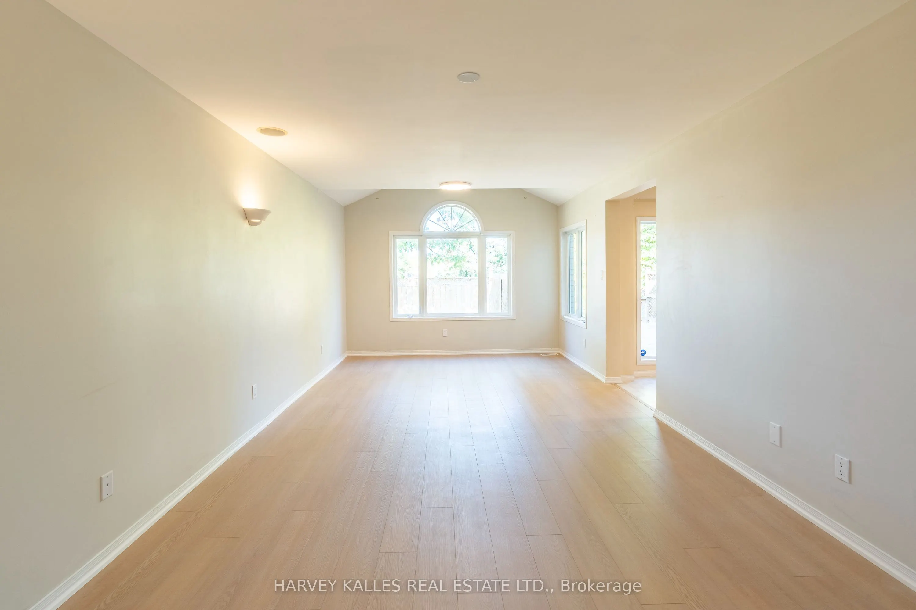 573 Windjammer Way