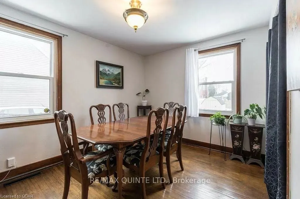 17 Wellington Crescent