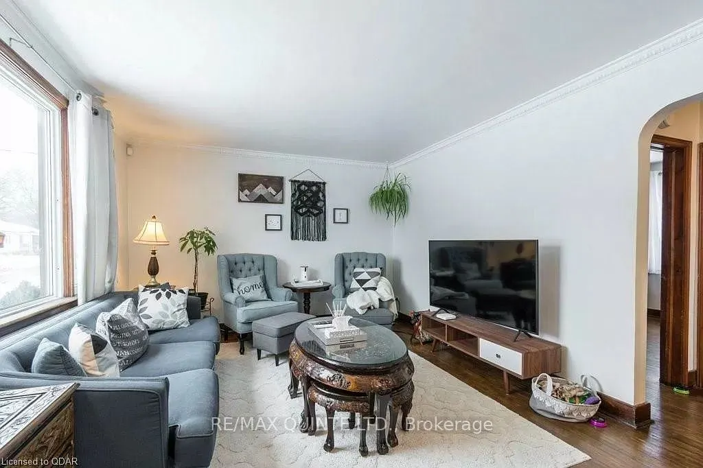 17 Wellington Crescent