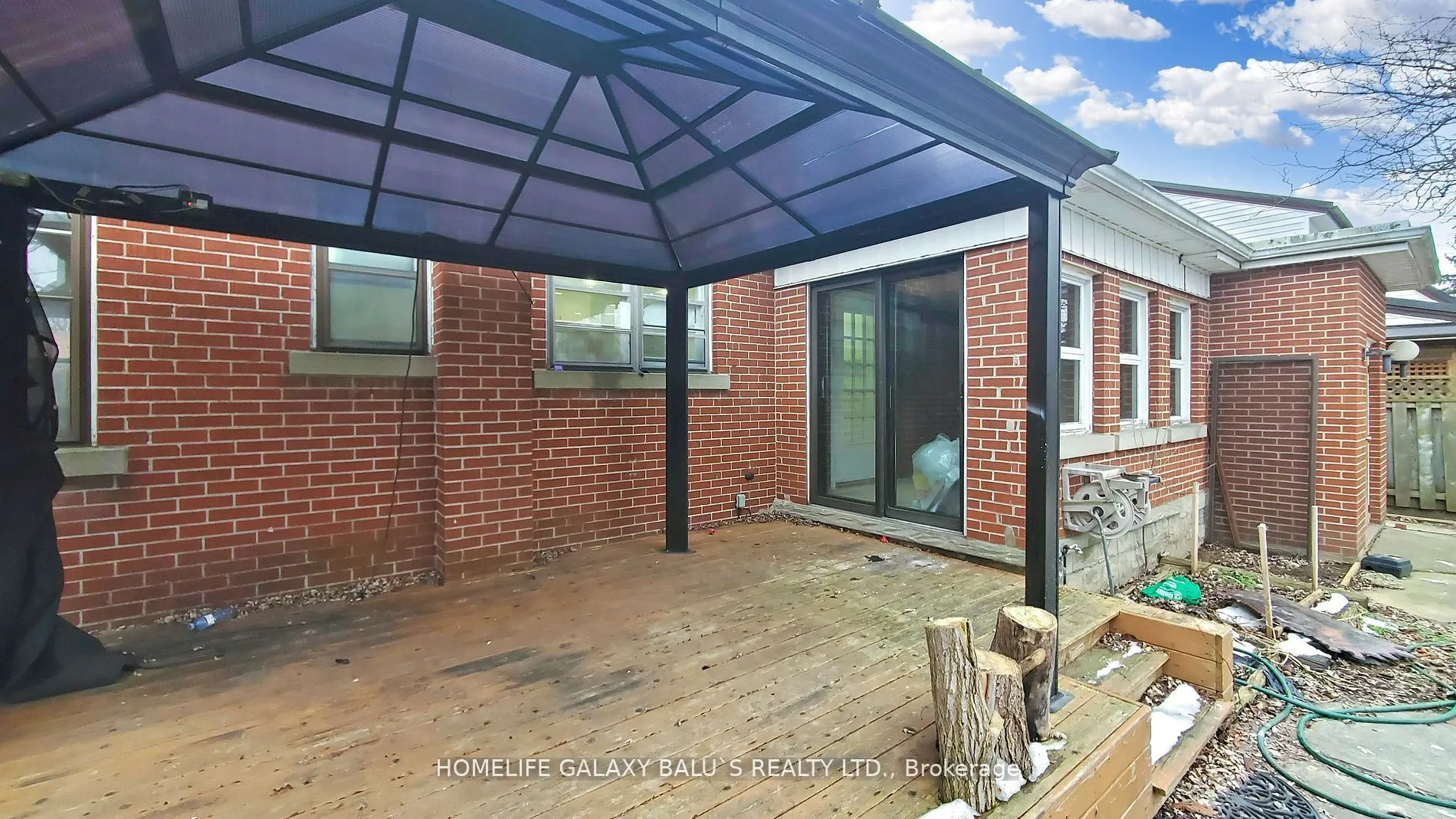 273 DUMFRIES Avenue