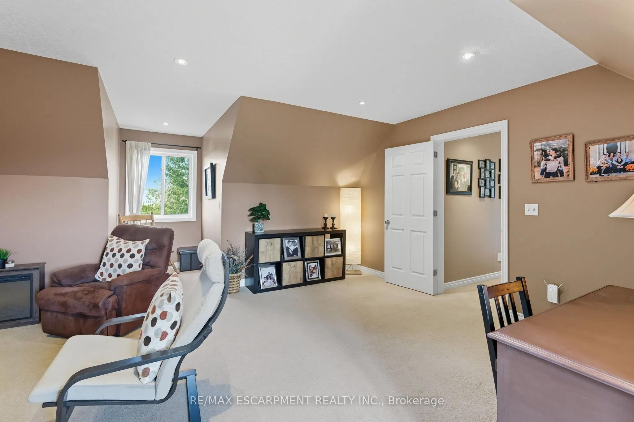 4 Blackburn Court