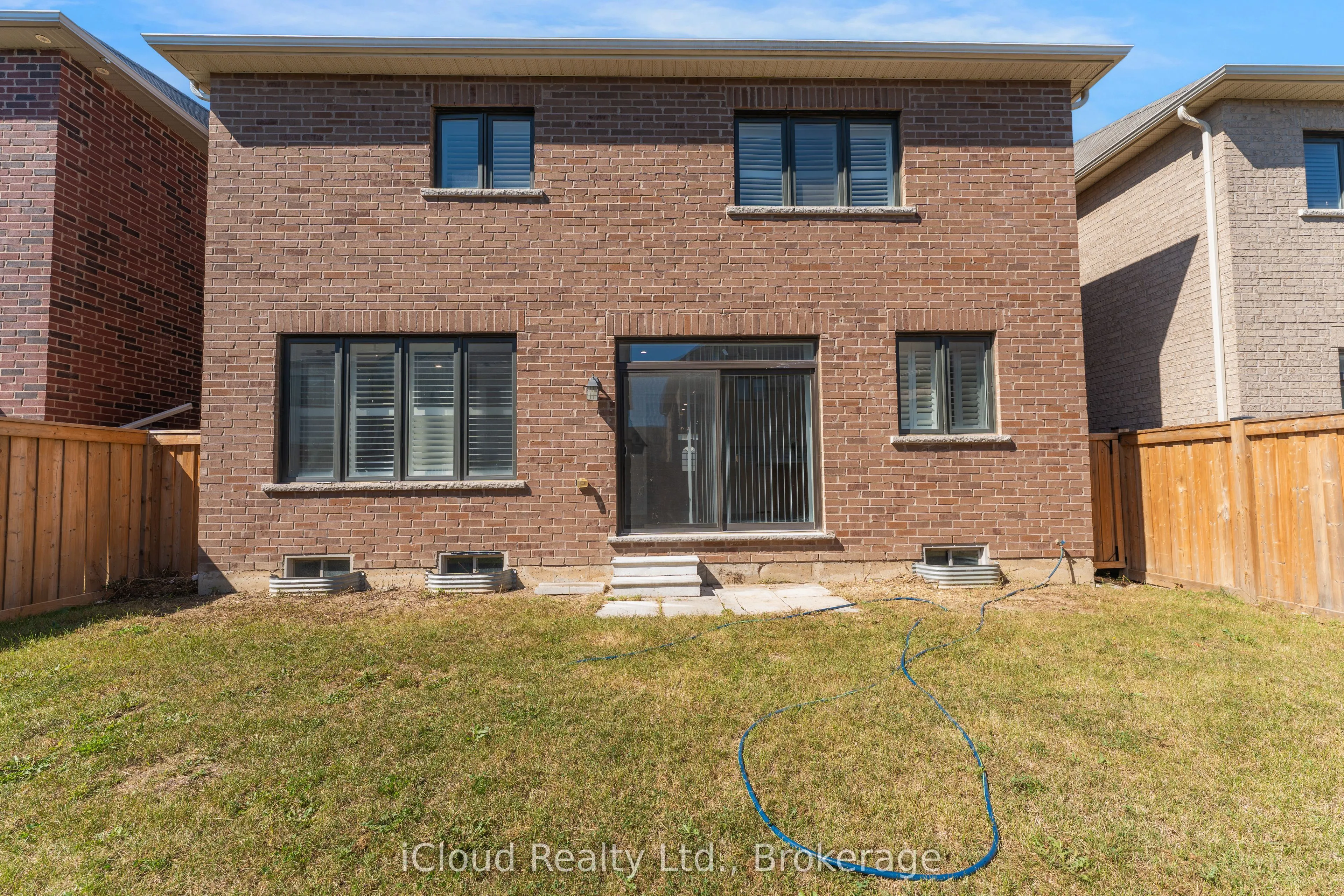 26 Mull Avenue