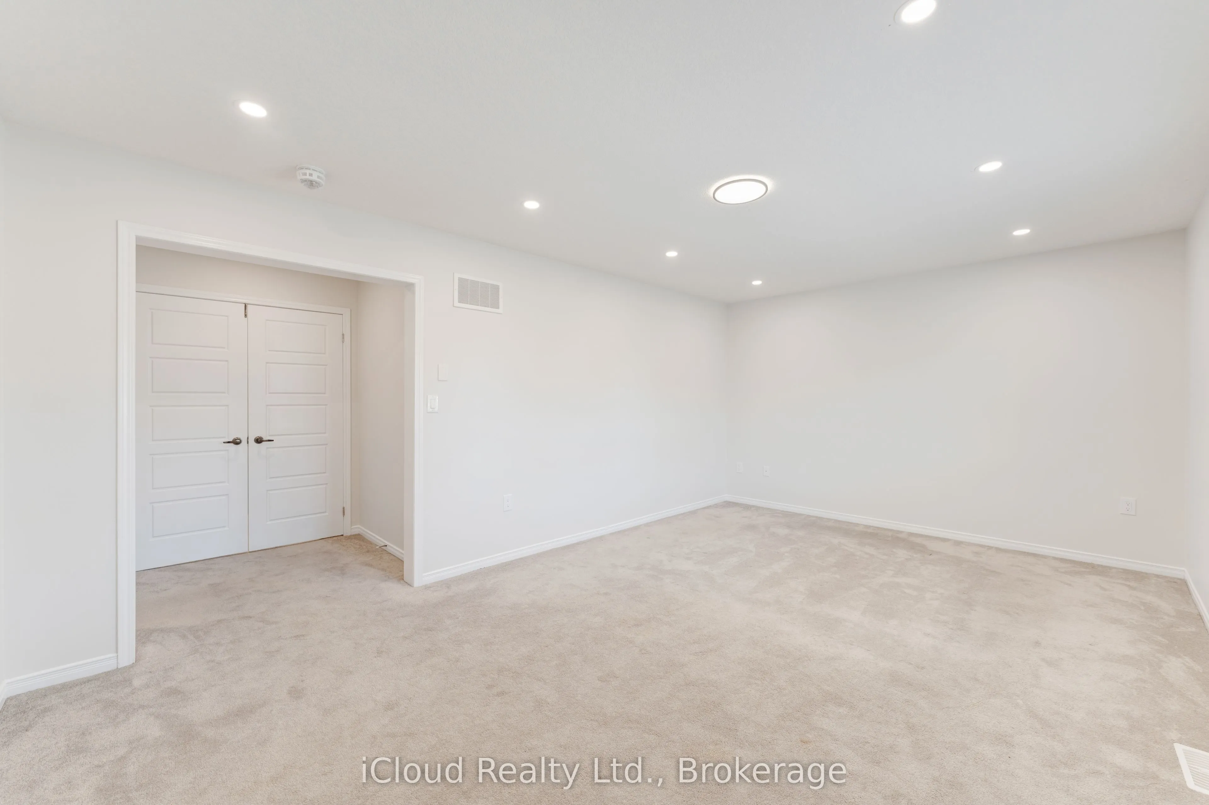 26 Mull Avenue