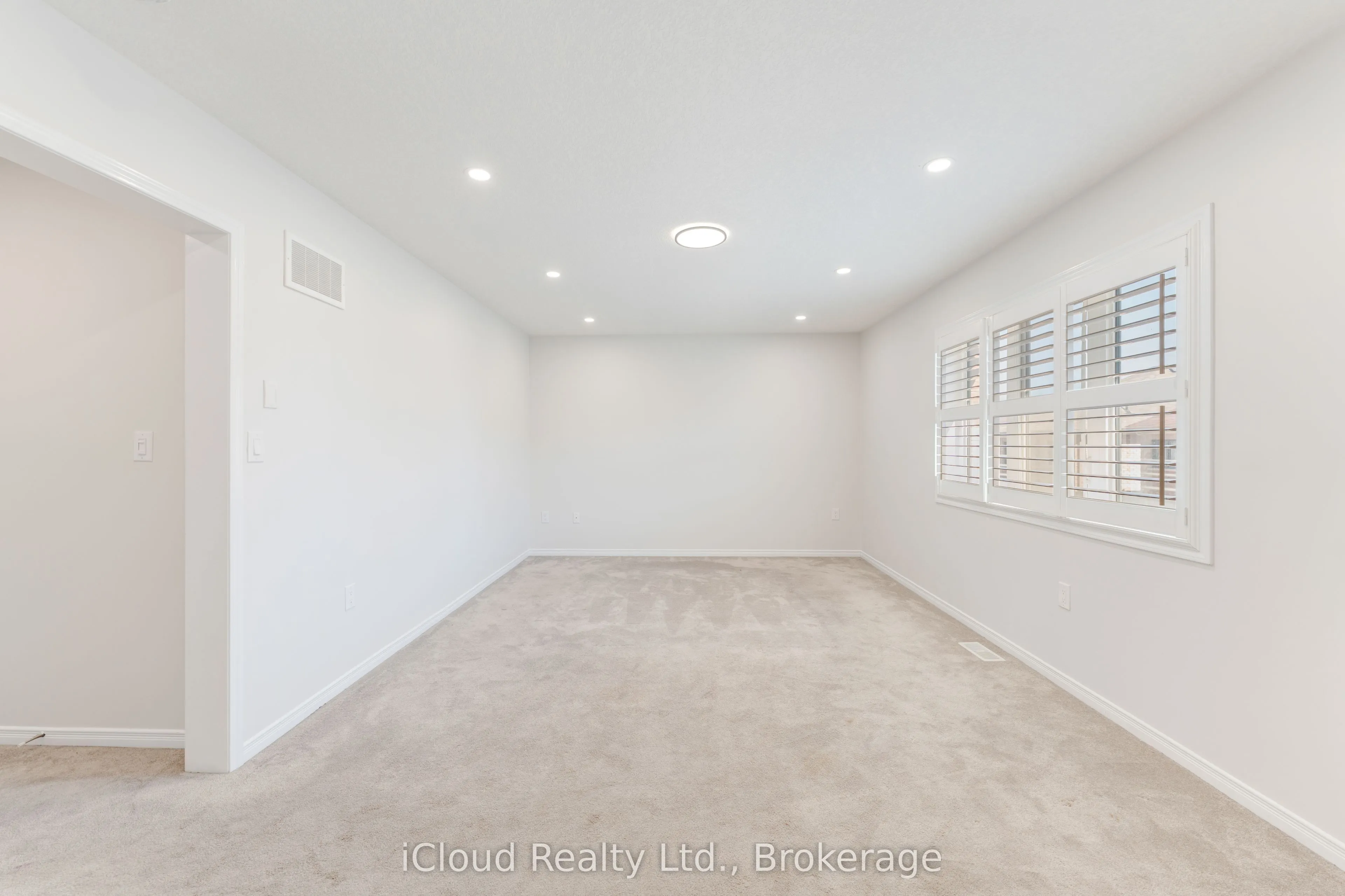 26 Mull Avenue