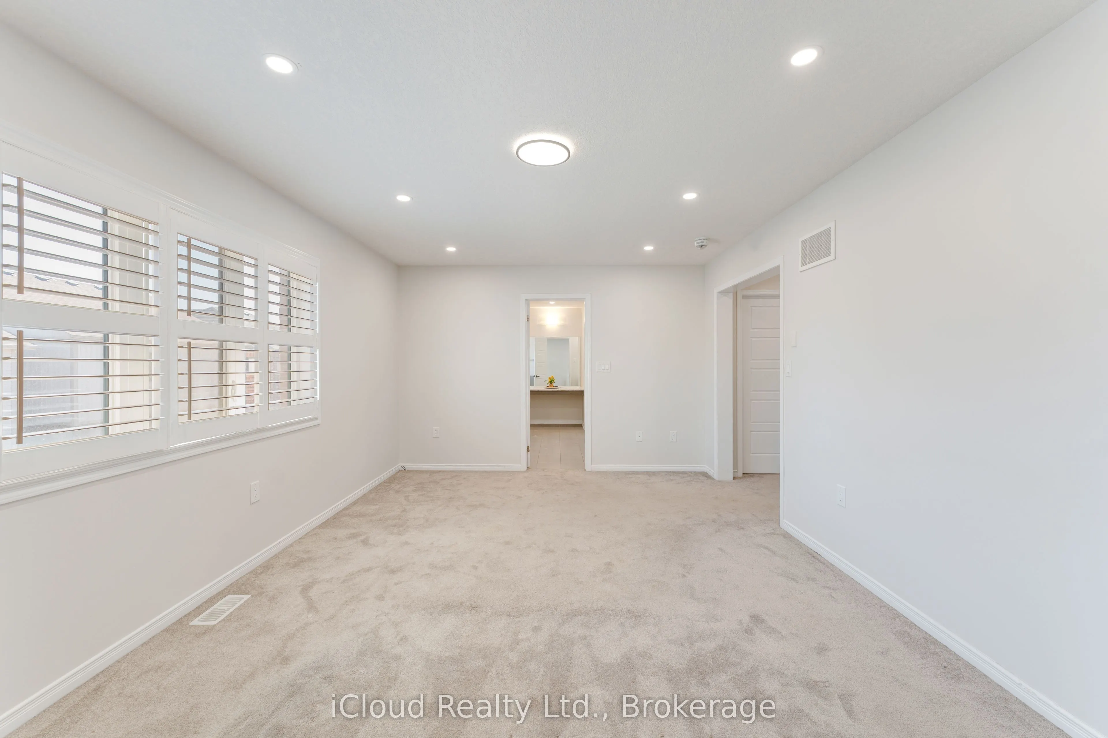 26 Mull Avenue