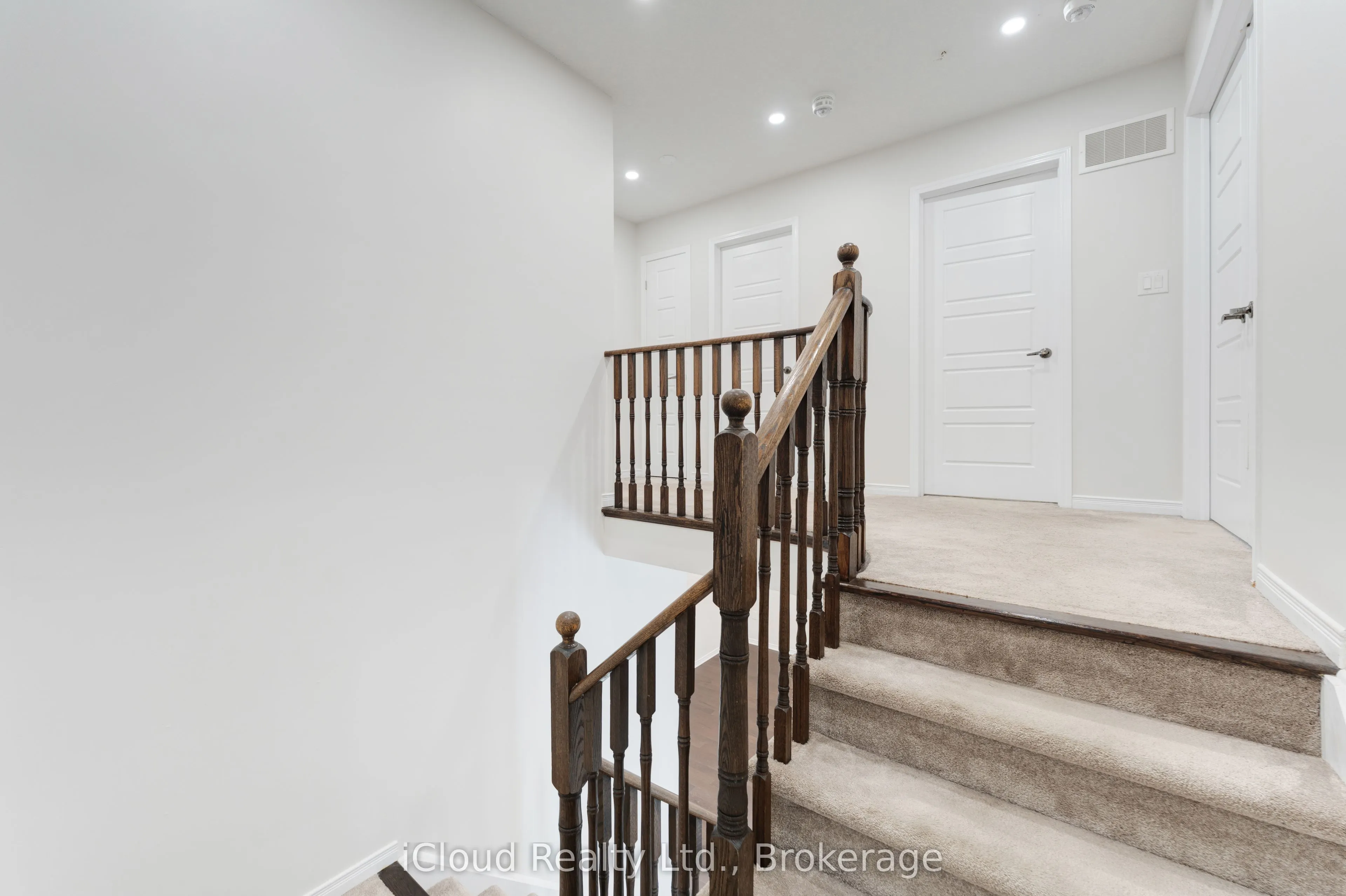 26 Mull Avenue