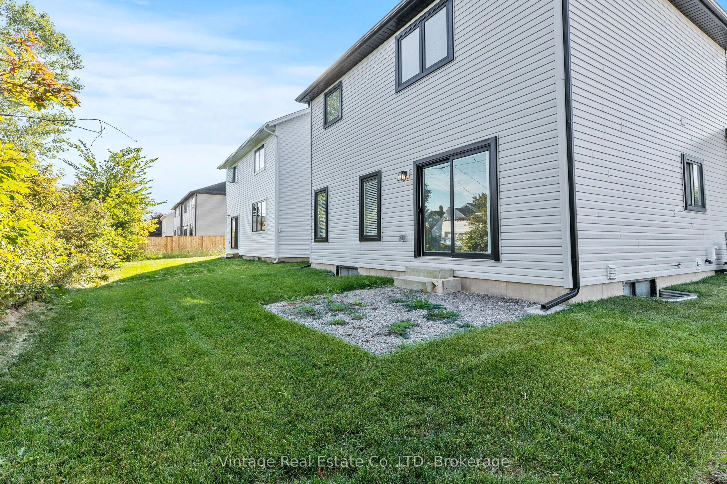 181 Hodgkins Avenue