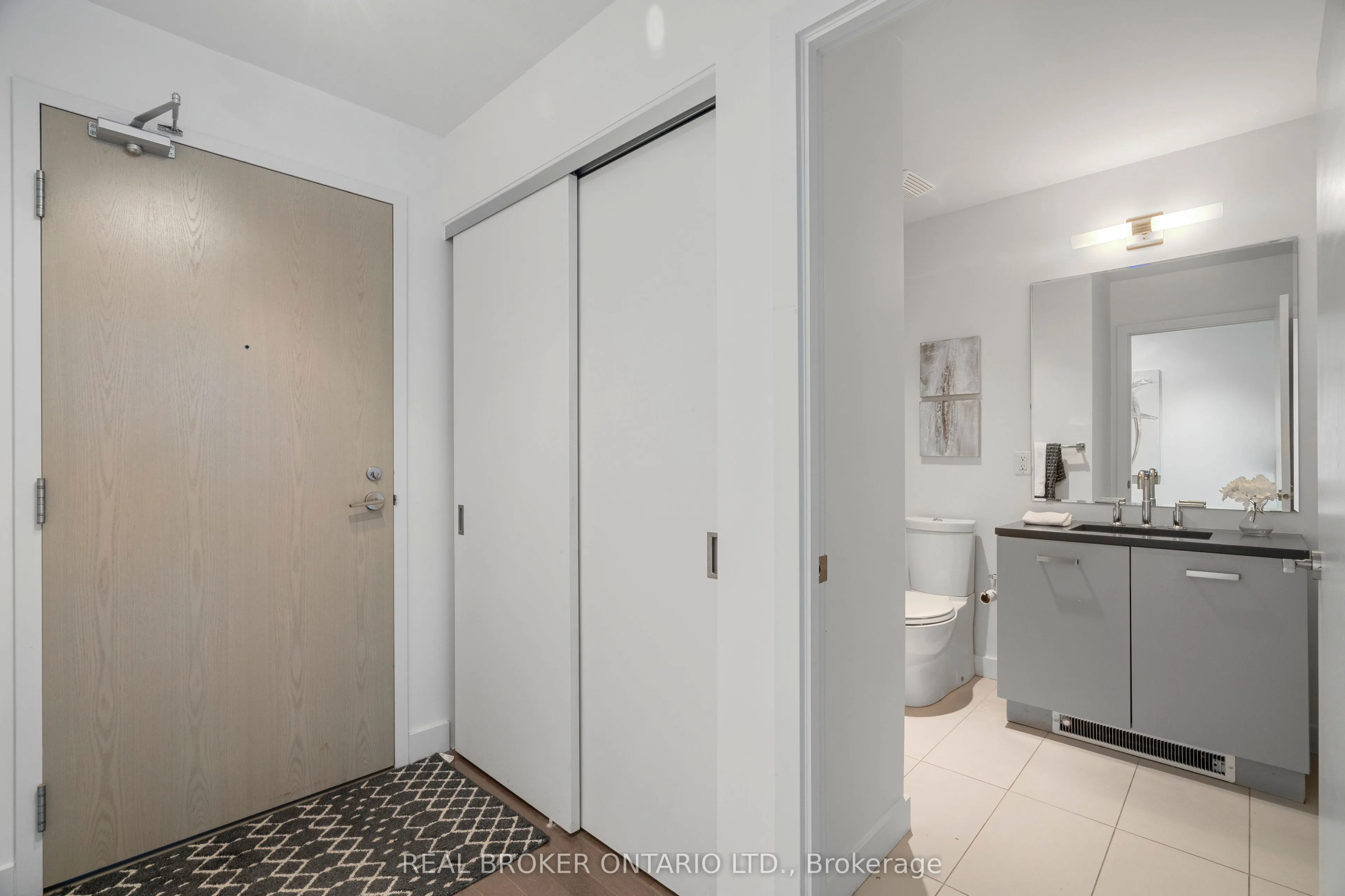 224 Lyon Street N, #1208