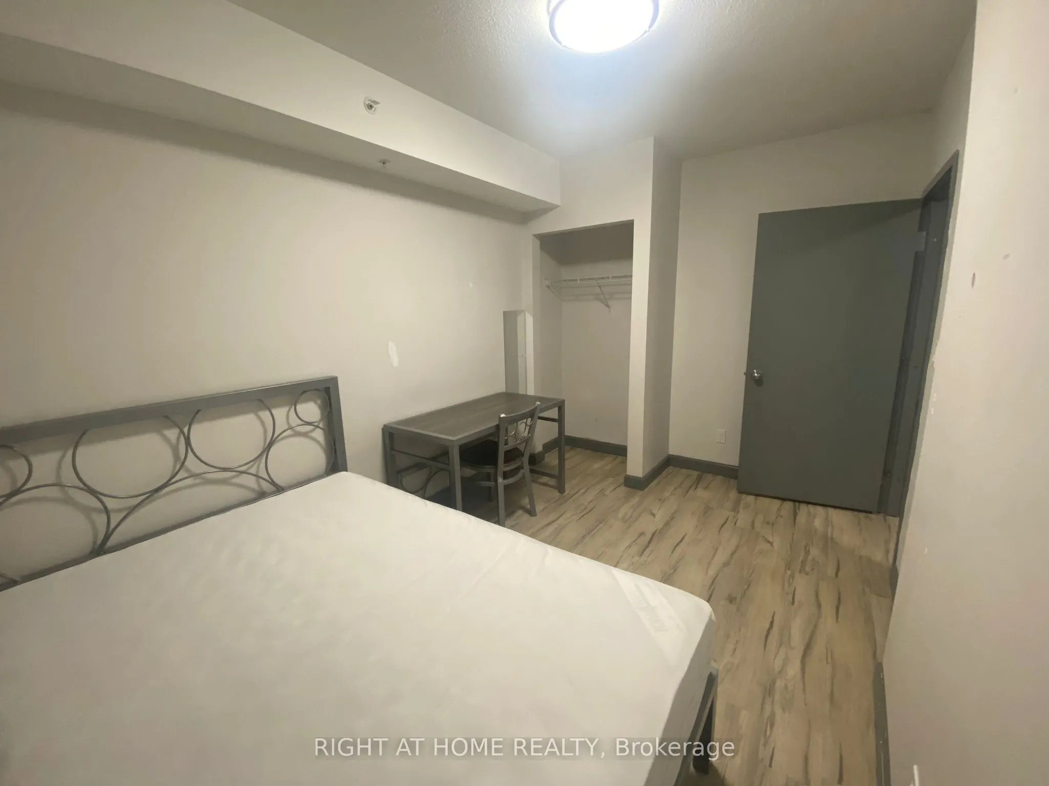 258B Sunview Street, #296 (One Bedrm for RENT)