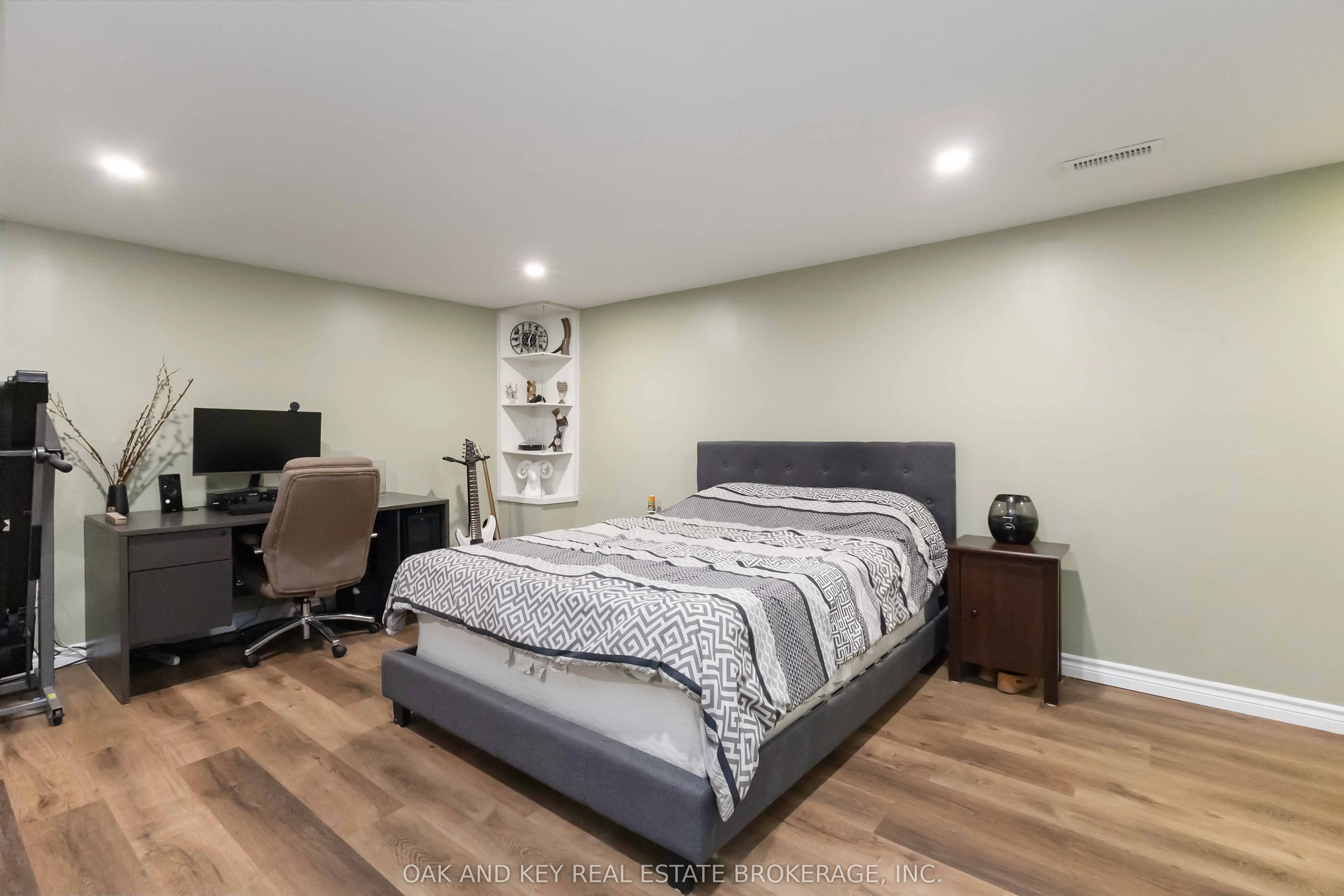 262 Admiral Drive