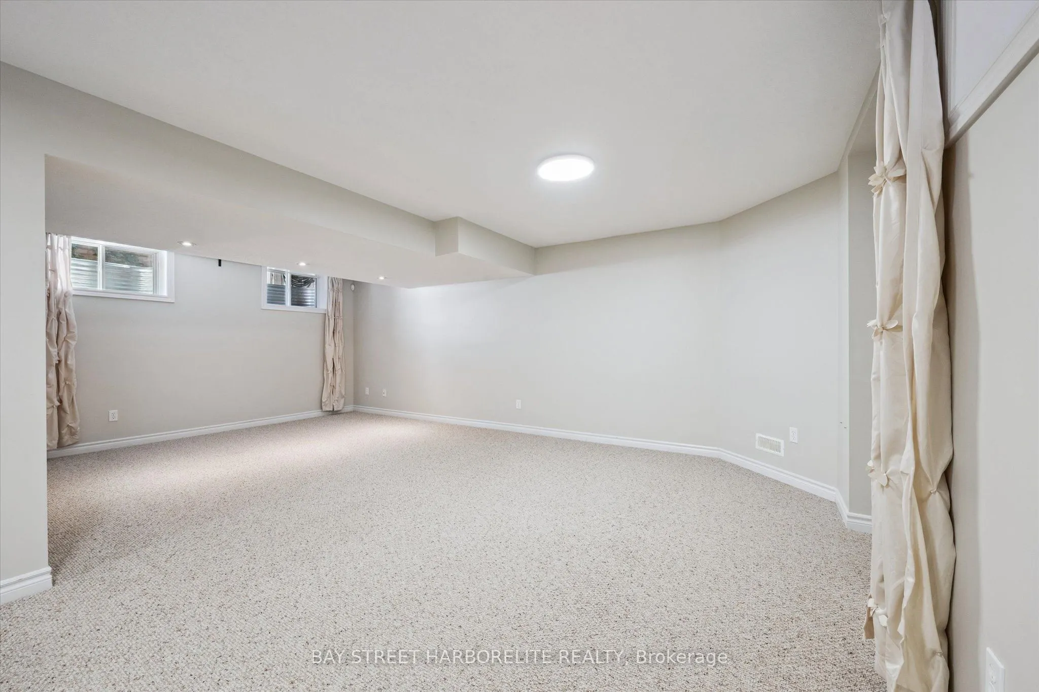 128 CLOUGH Crescent