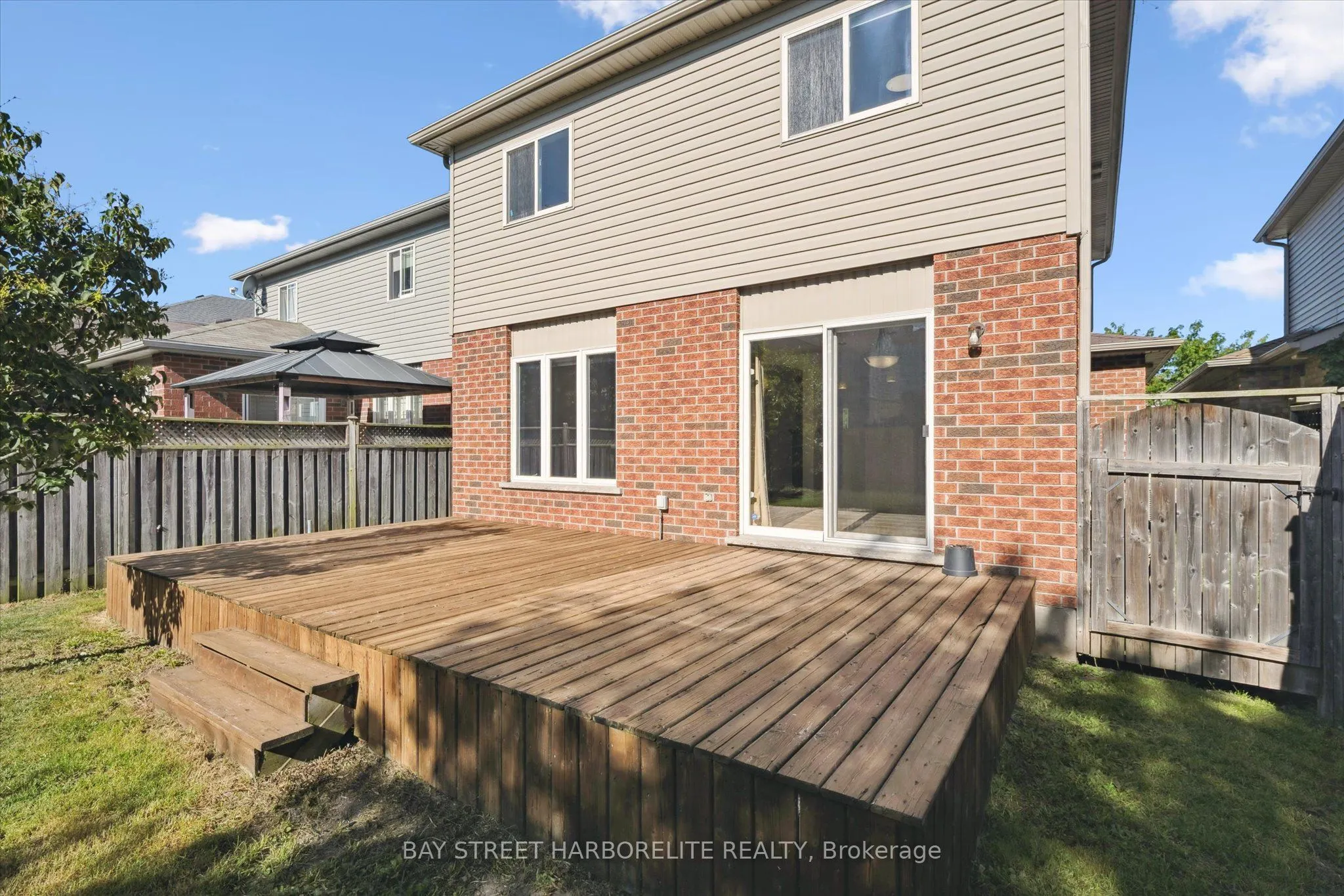 128 CLOUGH Crescent