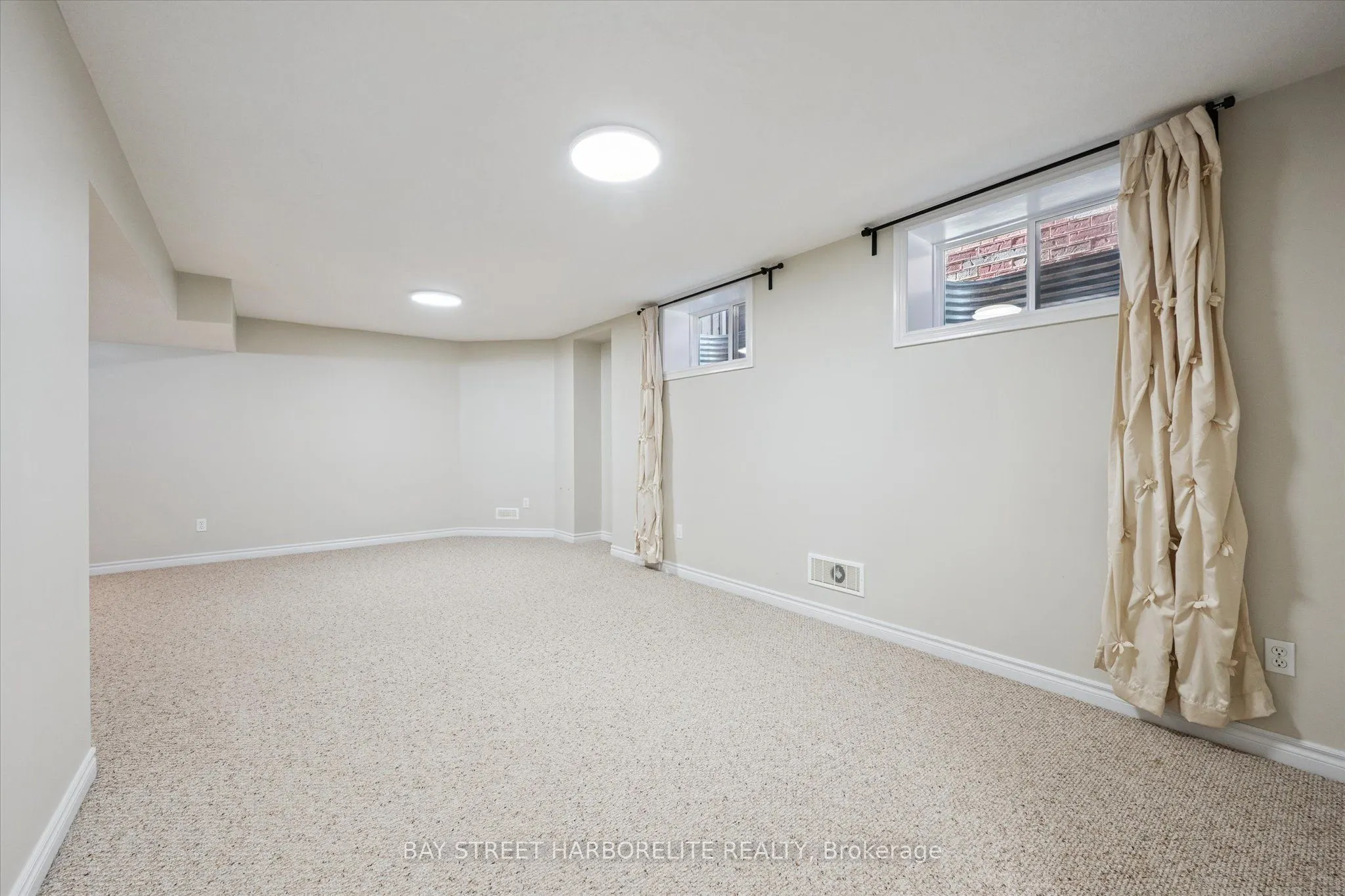 128 CLOUGH Crescent