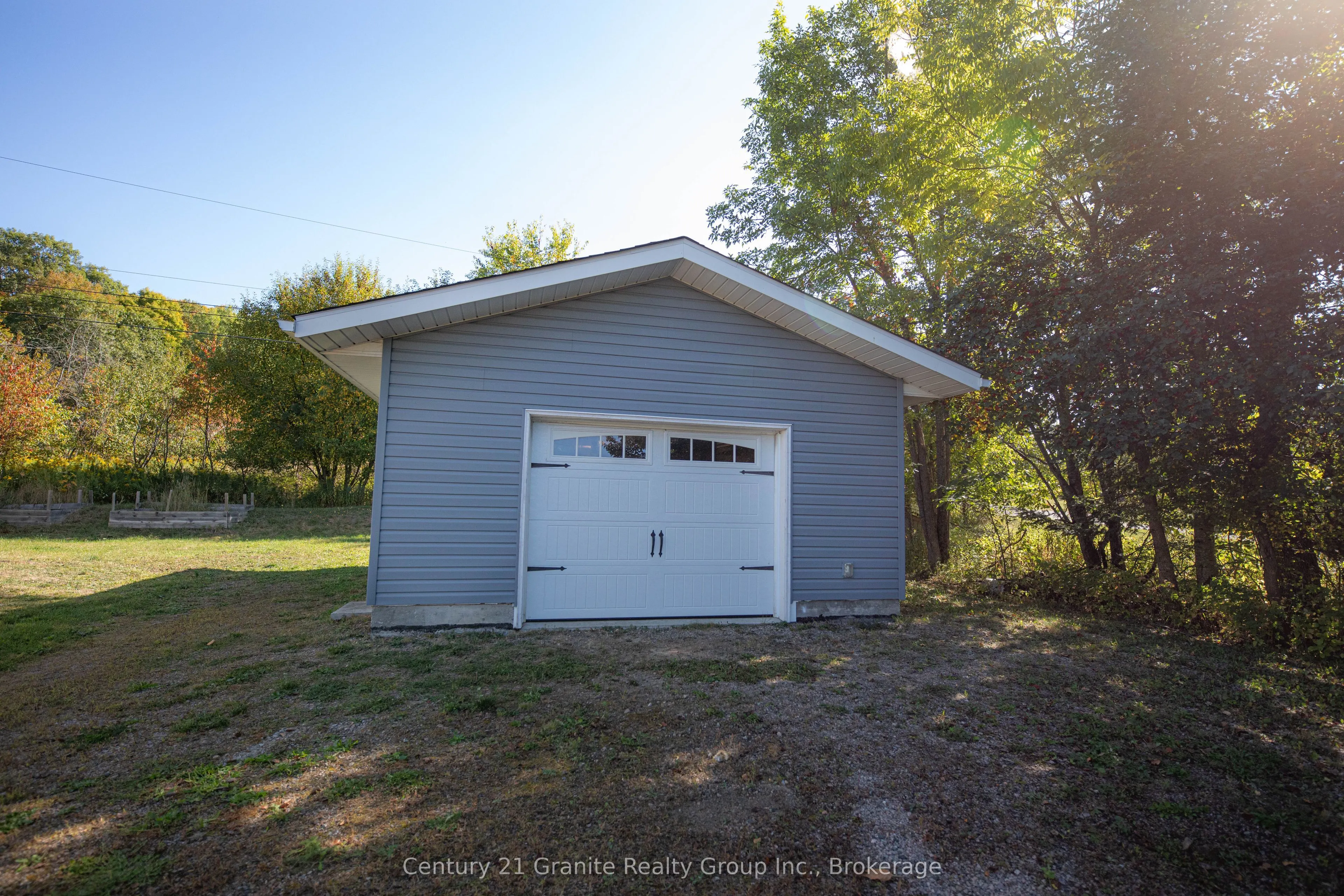 1160 Kennisis Lake Road