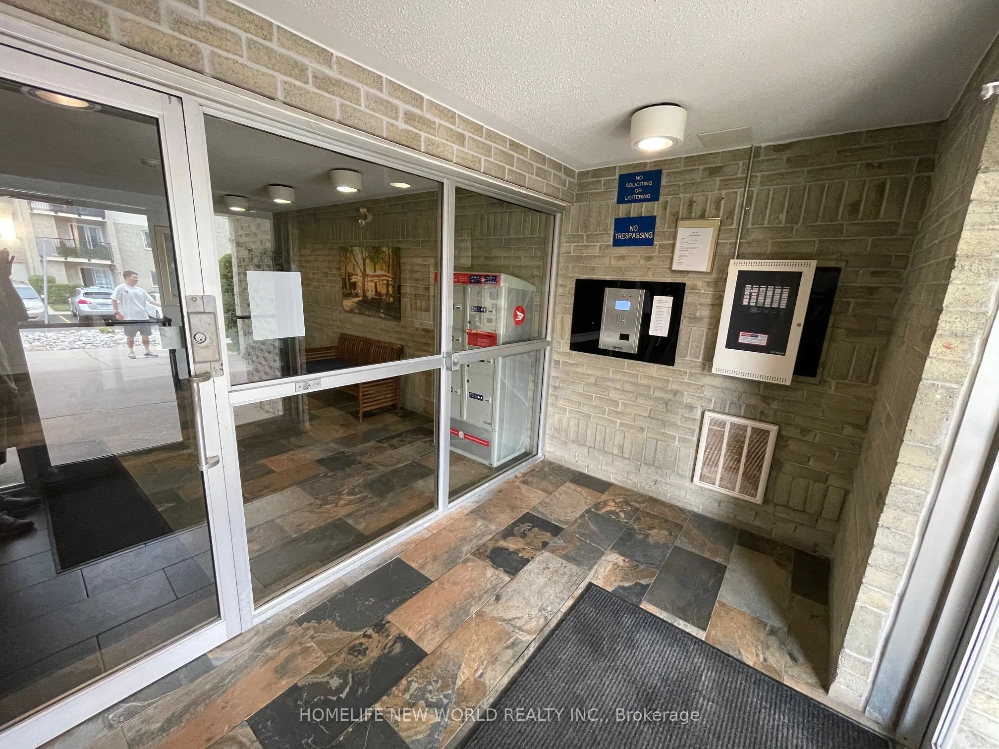 733 Deveron Crescent, #317
