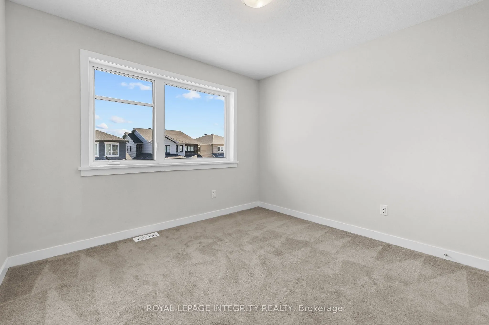 893 Sendero Way
