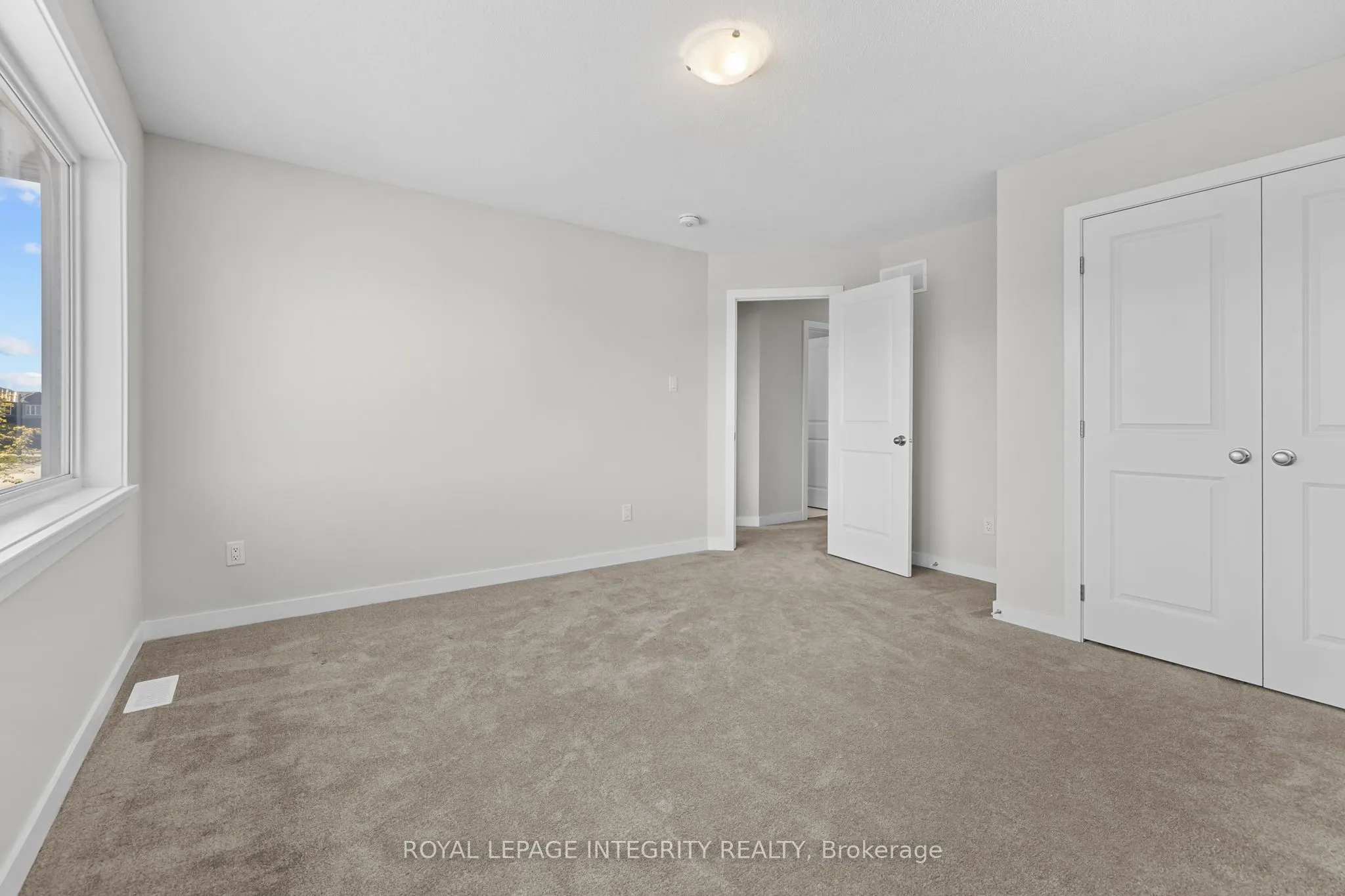 893 Sendero Way