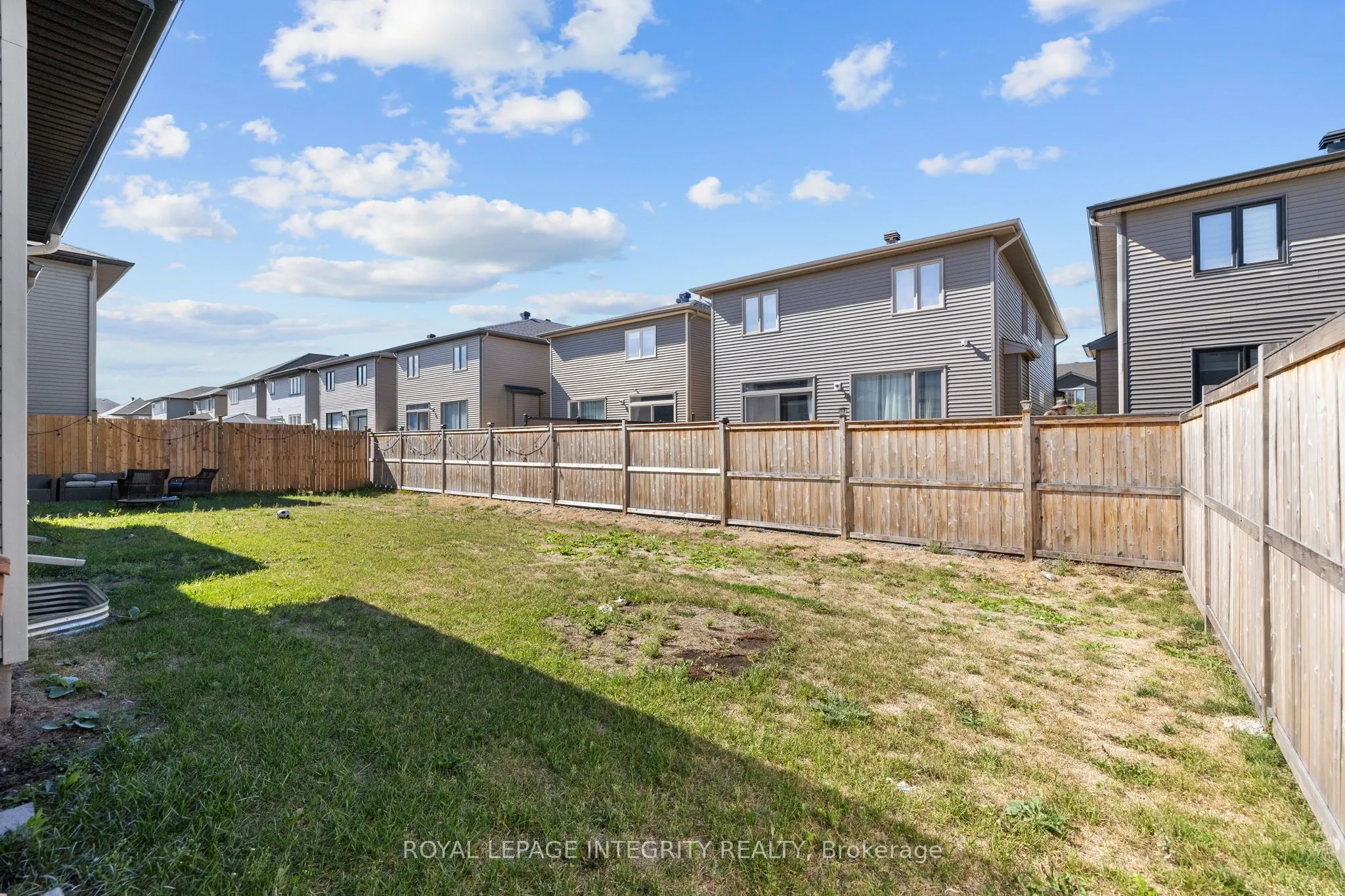 893 Sendero Way