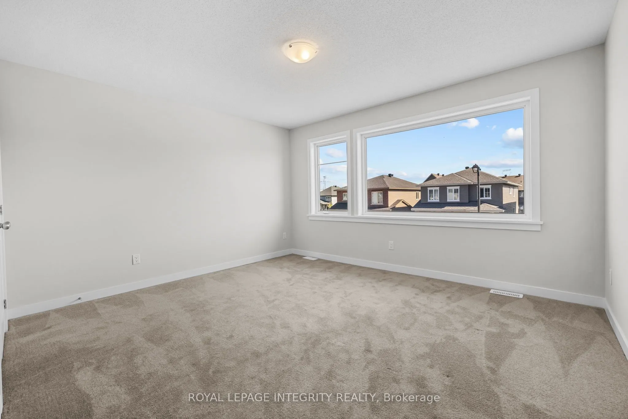 893 Sendero Way