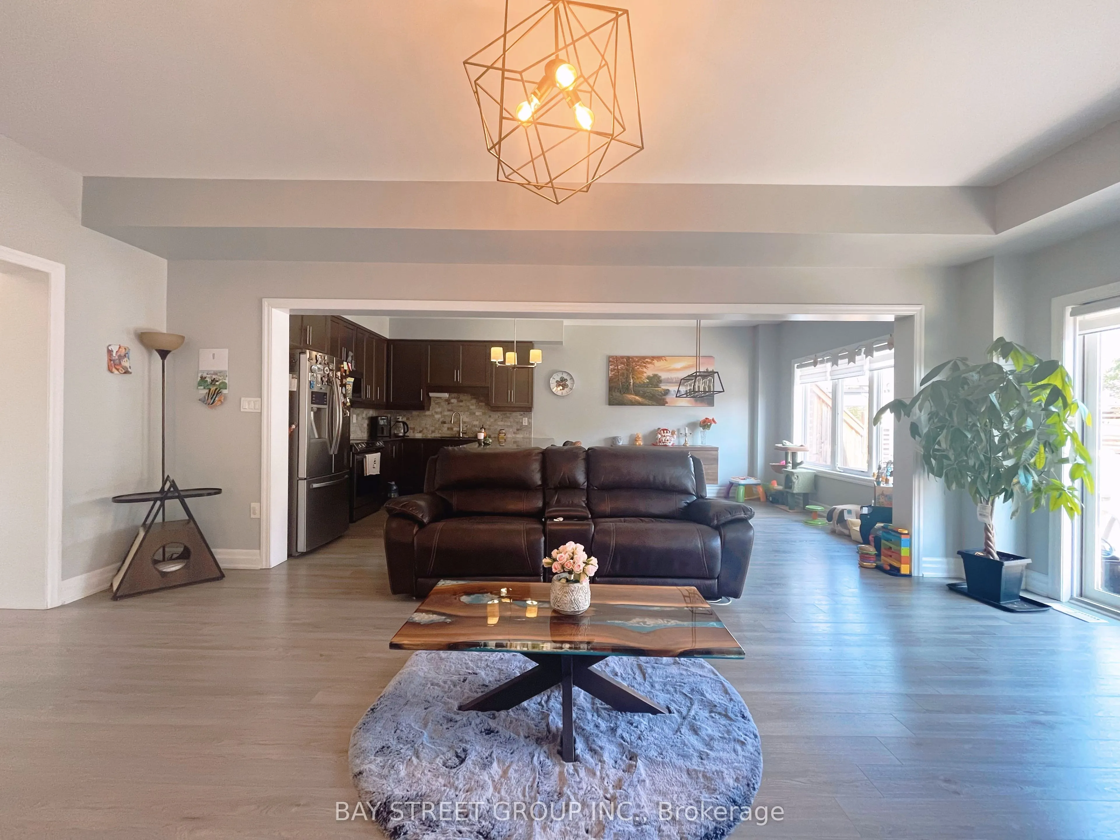 51 Dominion Crescent, #Upper