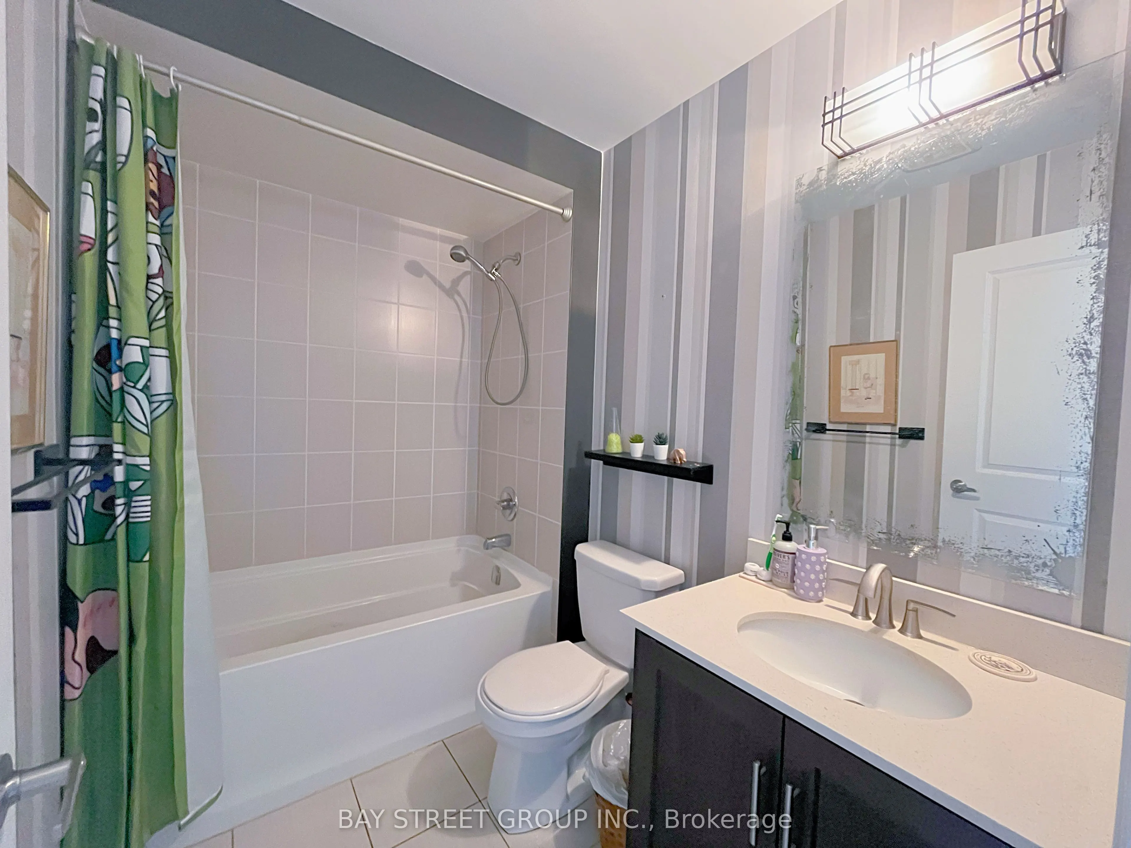 51 Dominion Crescent, #Upper