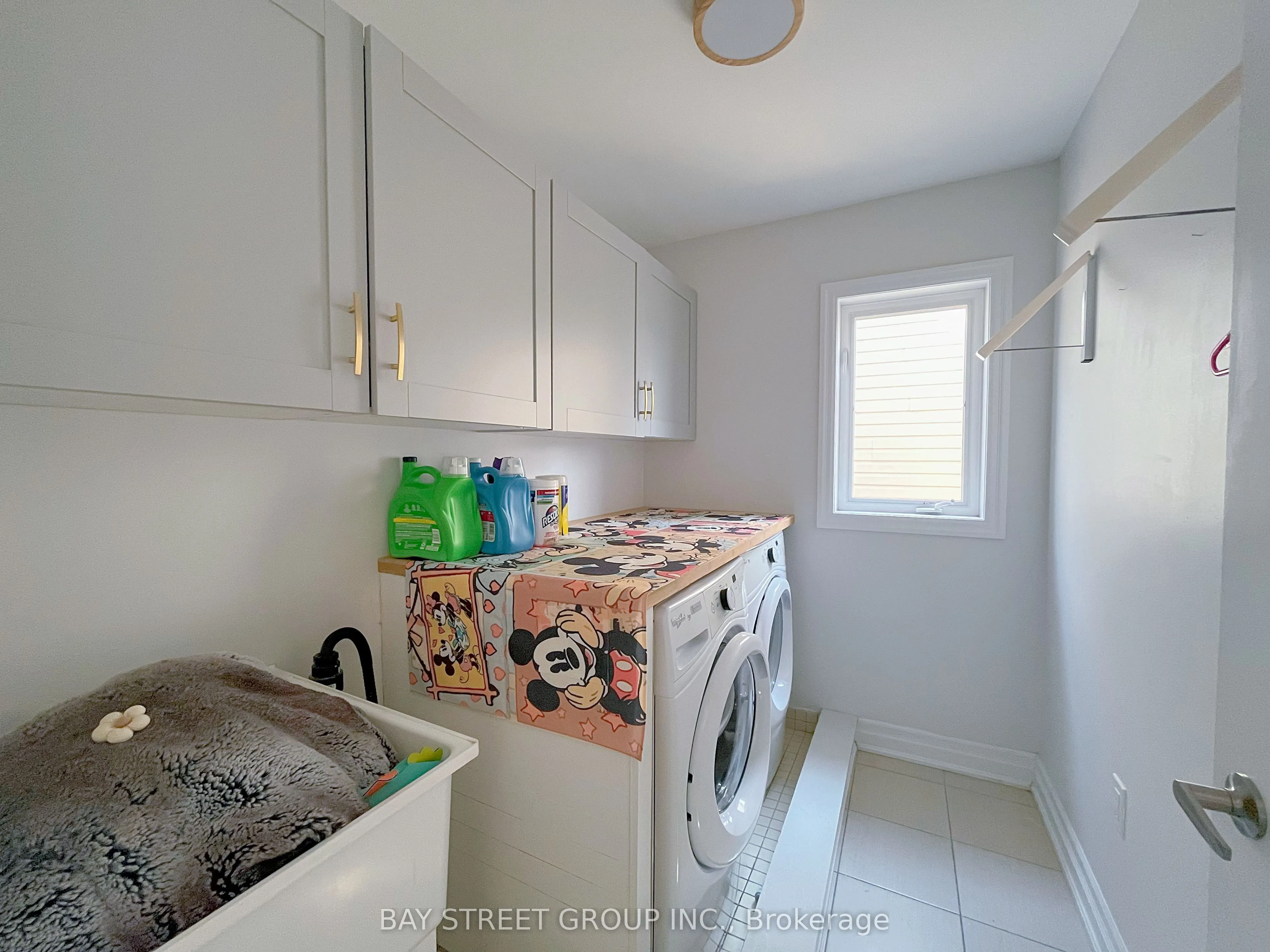 51 Dominion Crescent, #Upper