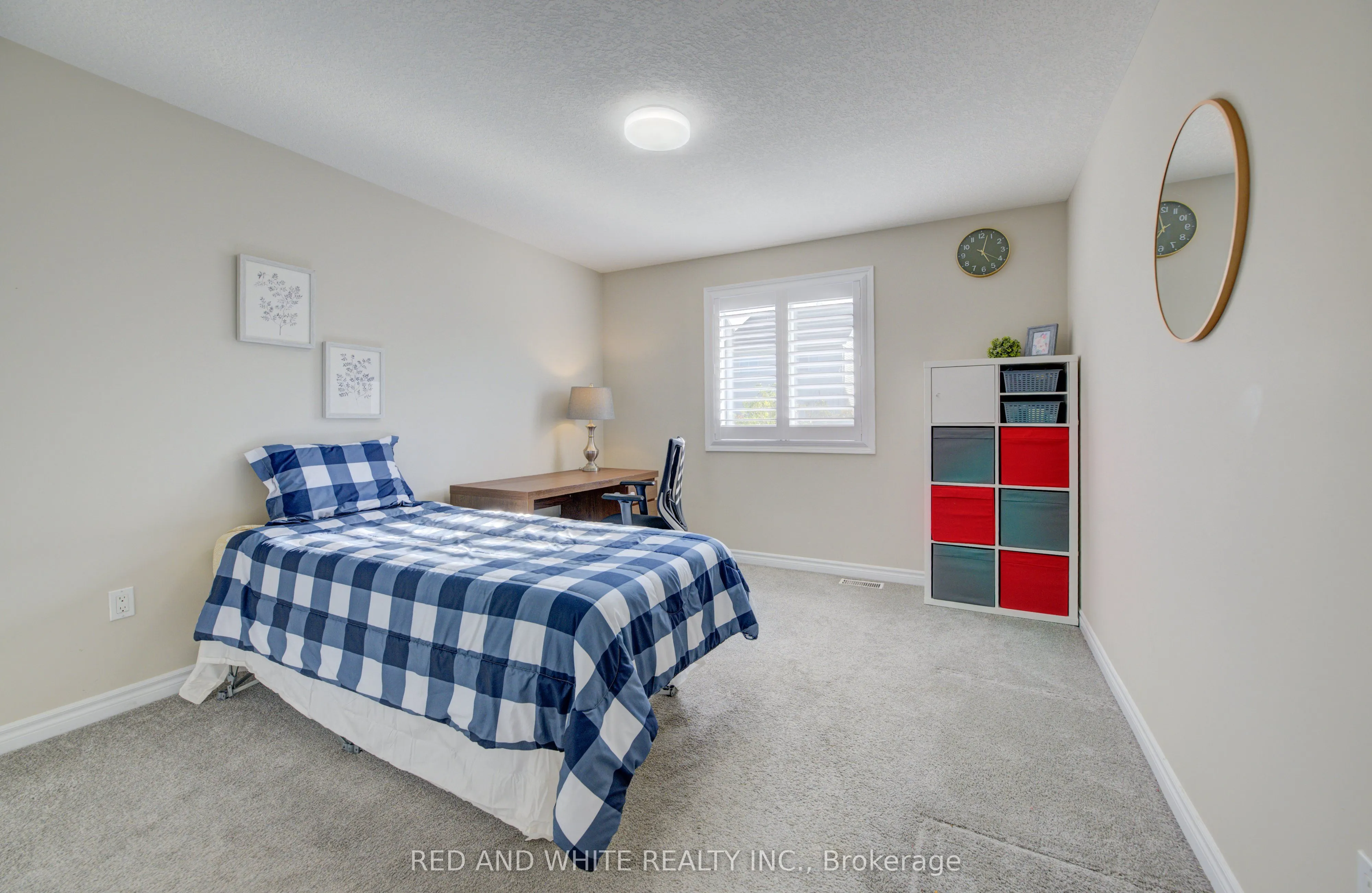 353 Sauve Crescent