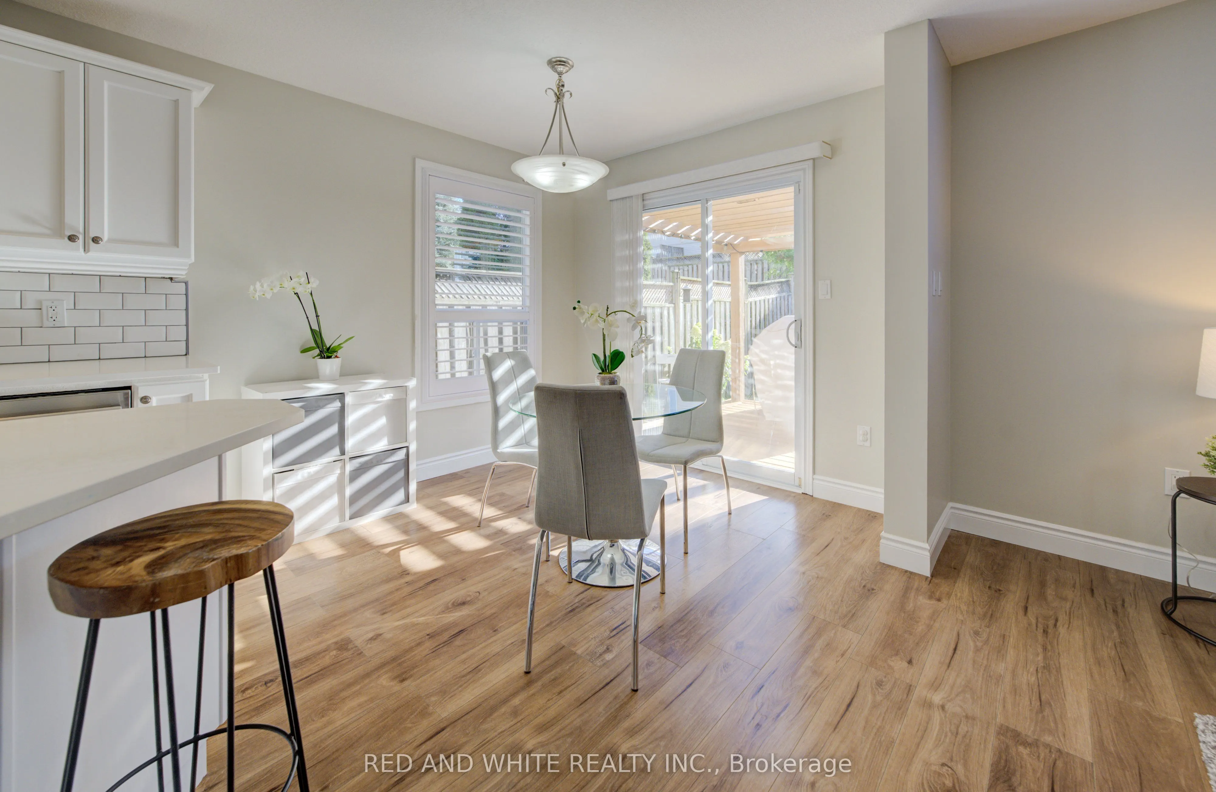 353 Sauve Crescent