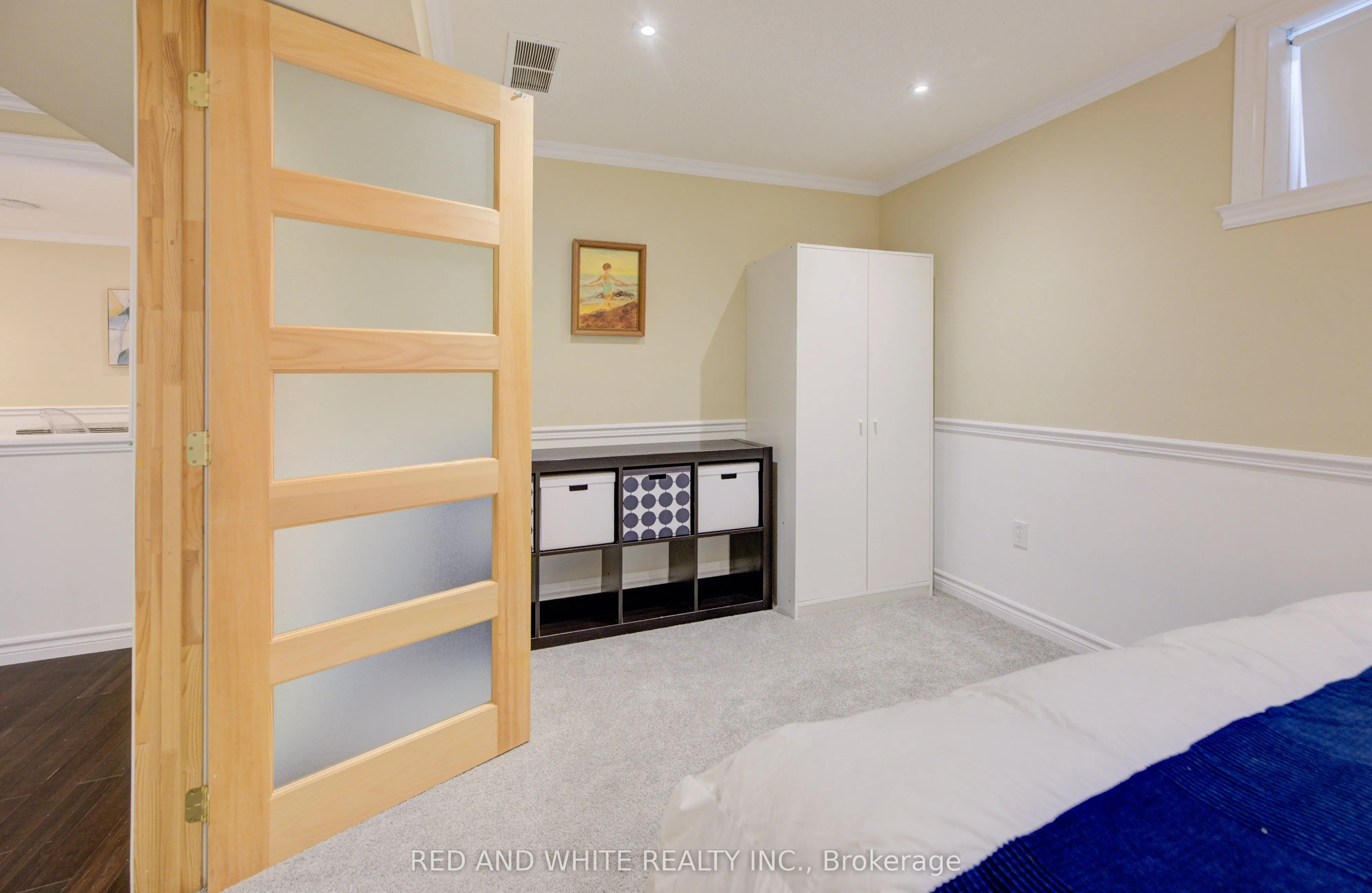 353 Sauve Crescent