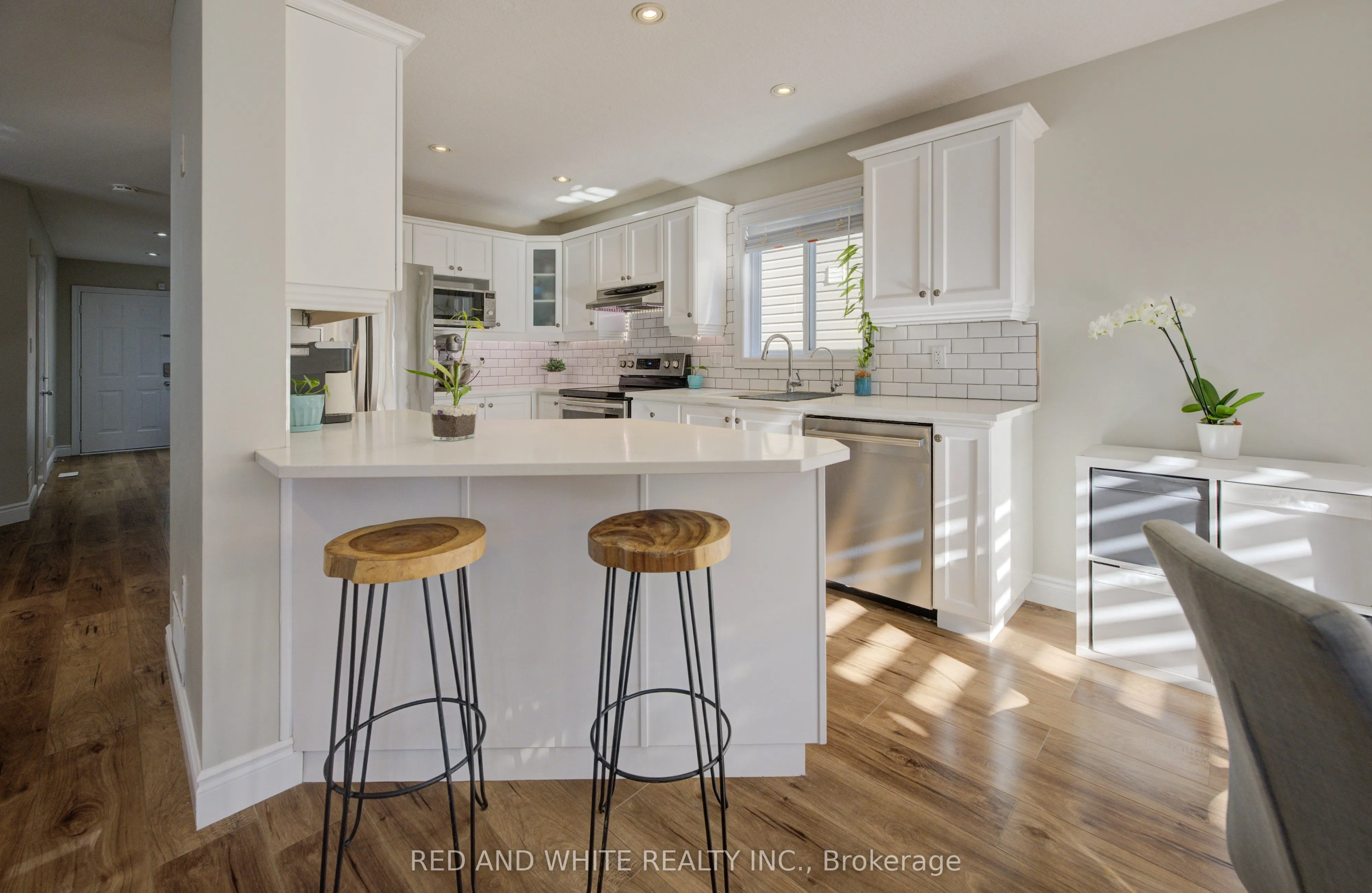 353 Sauve Crescent