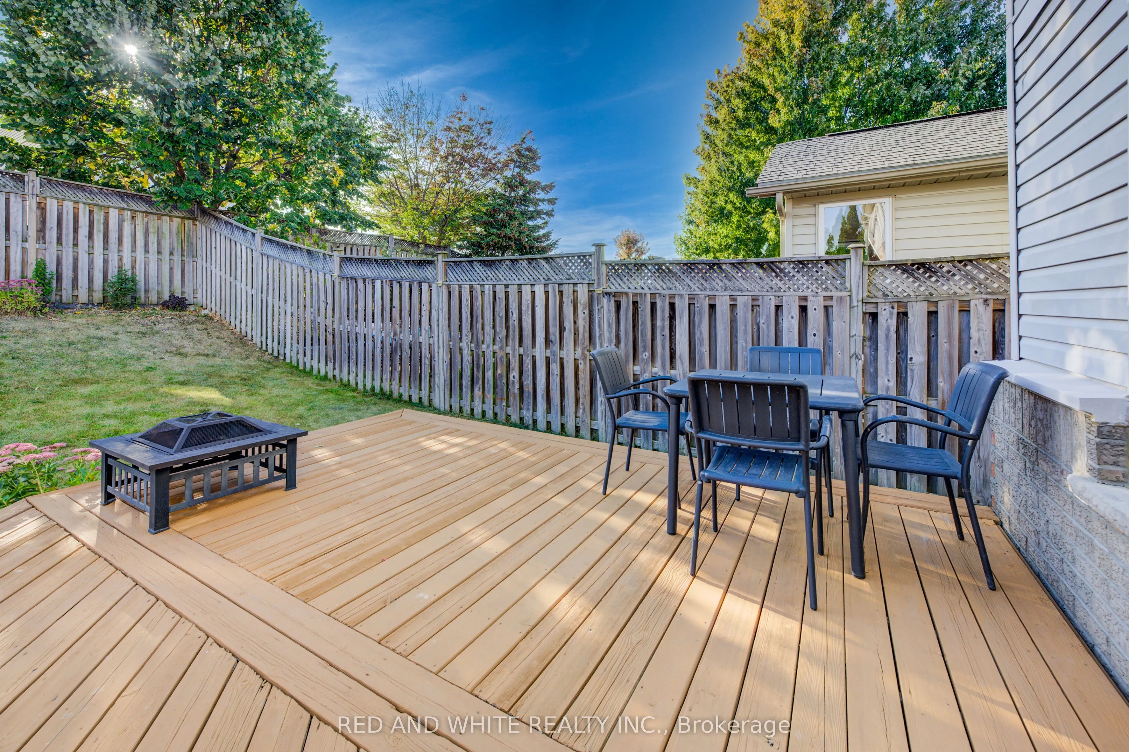 353 Sauve Crescent