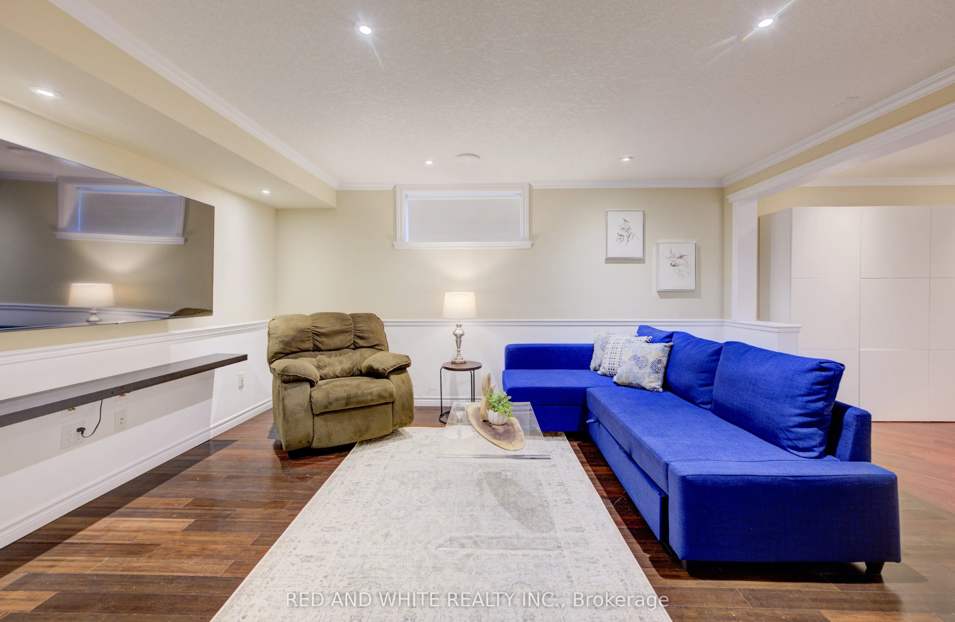 353 Sauve Crescent