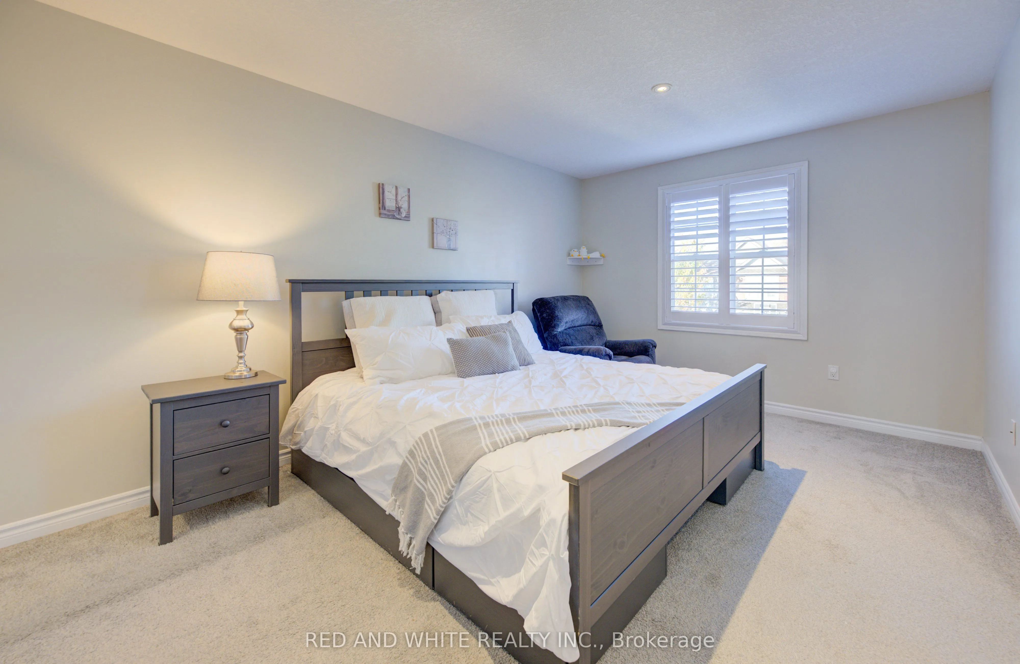 353 Sauve Crescent