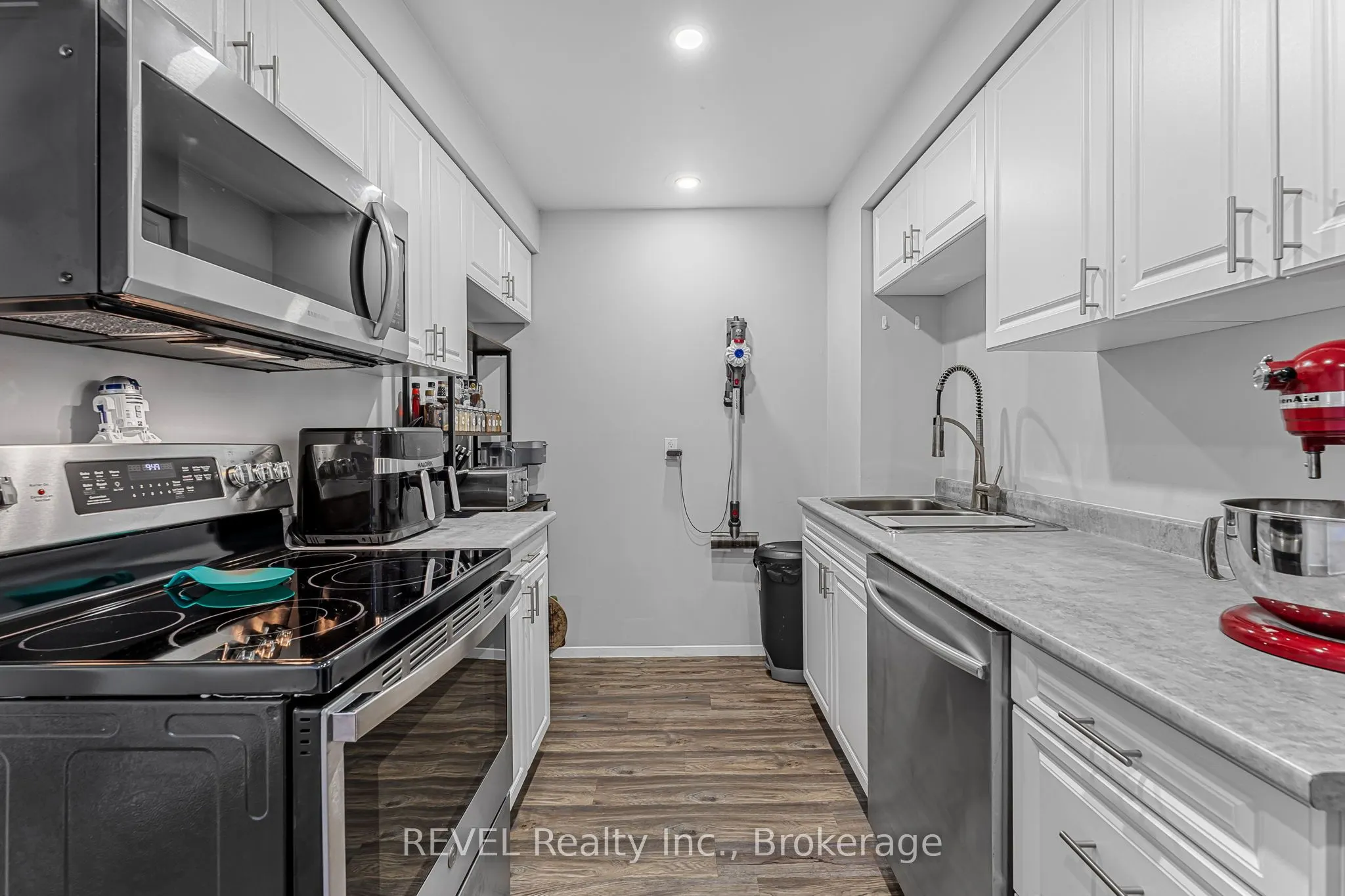 185 Denistoun Street, #79