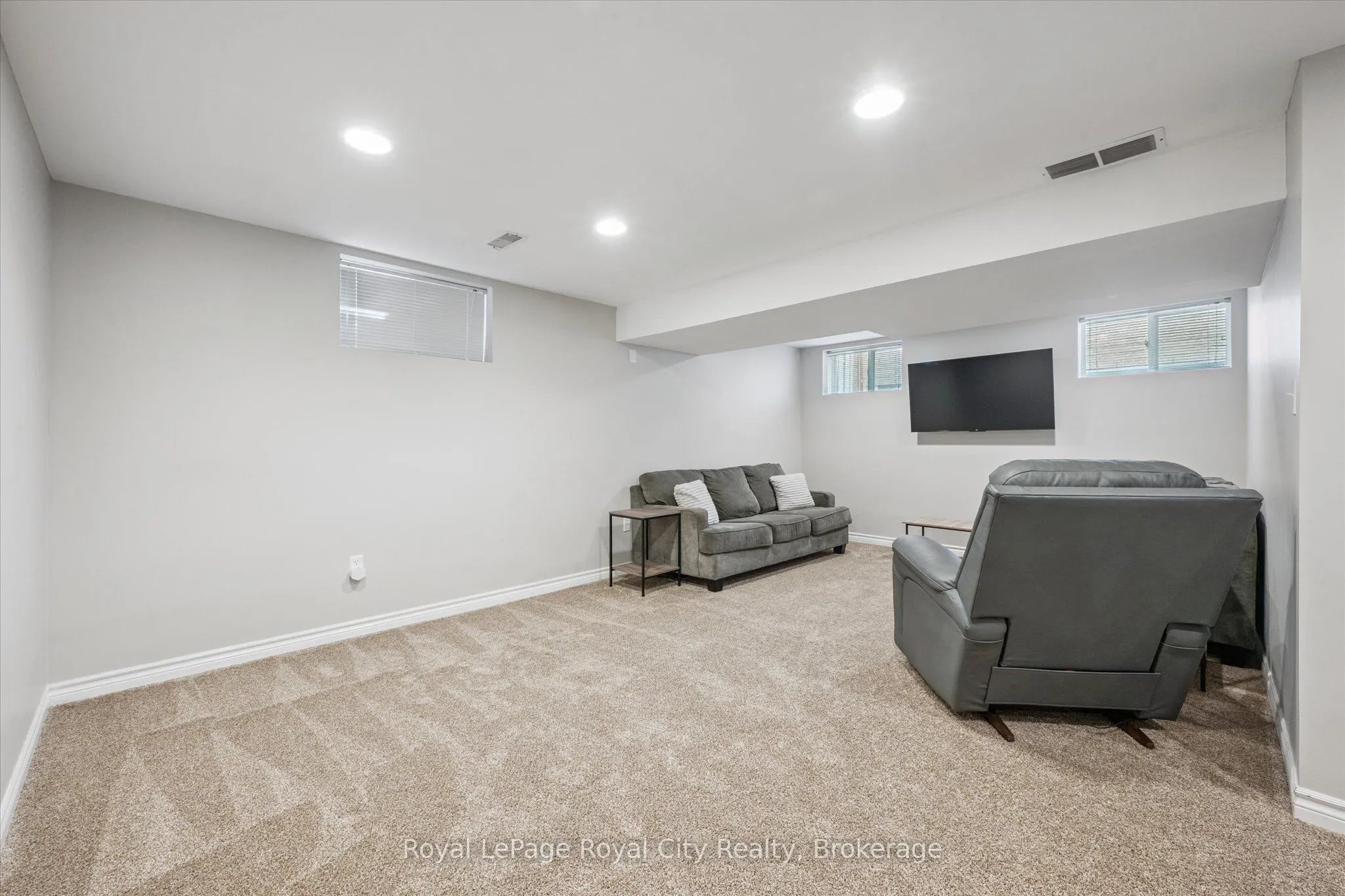 3 Warren Street N