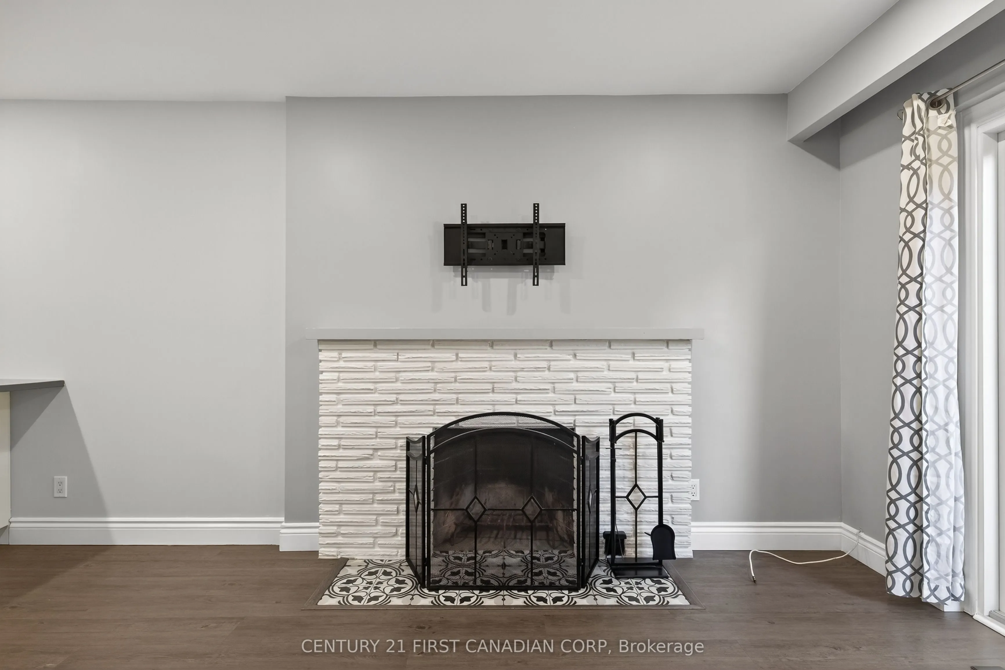 1090 Kipps Lane, #102