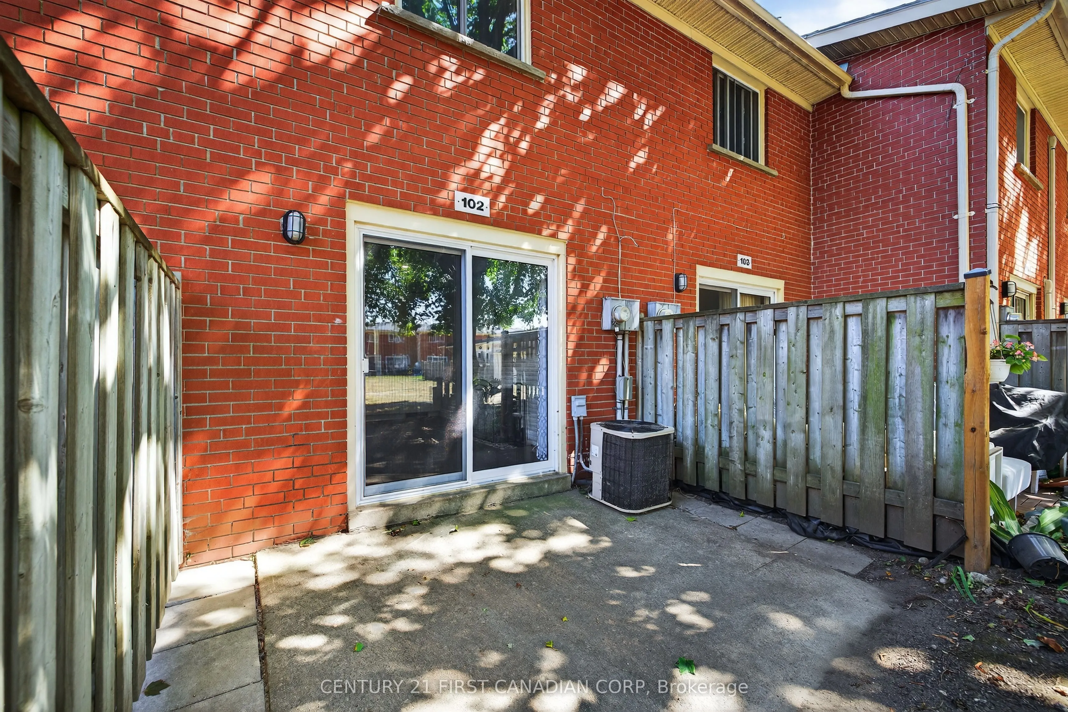 1090 Kipps Lane, #102