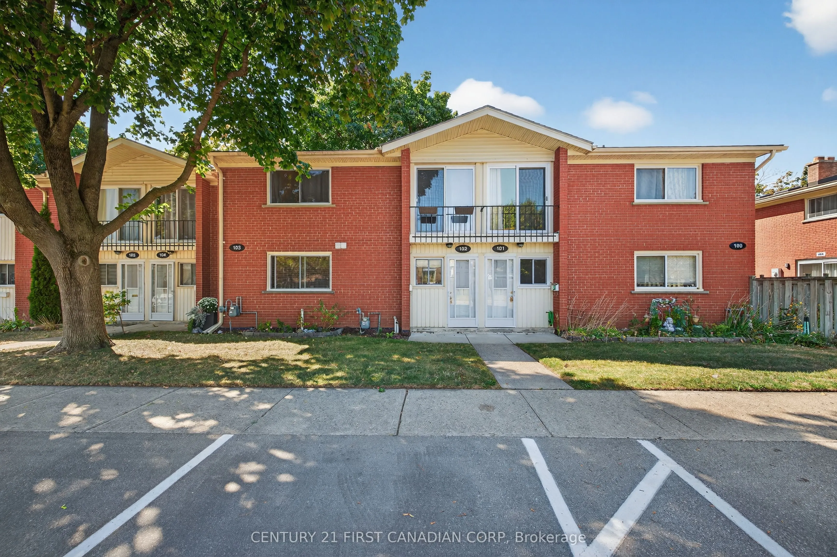 1090 Kipps Lane, #102