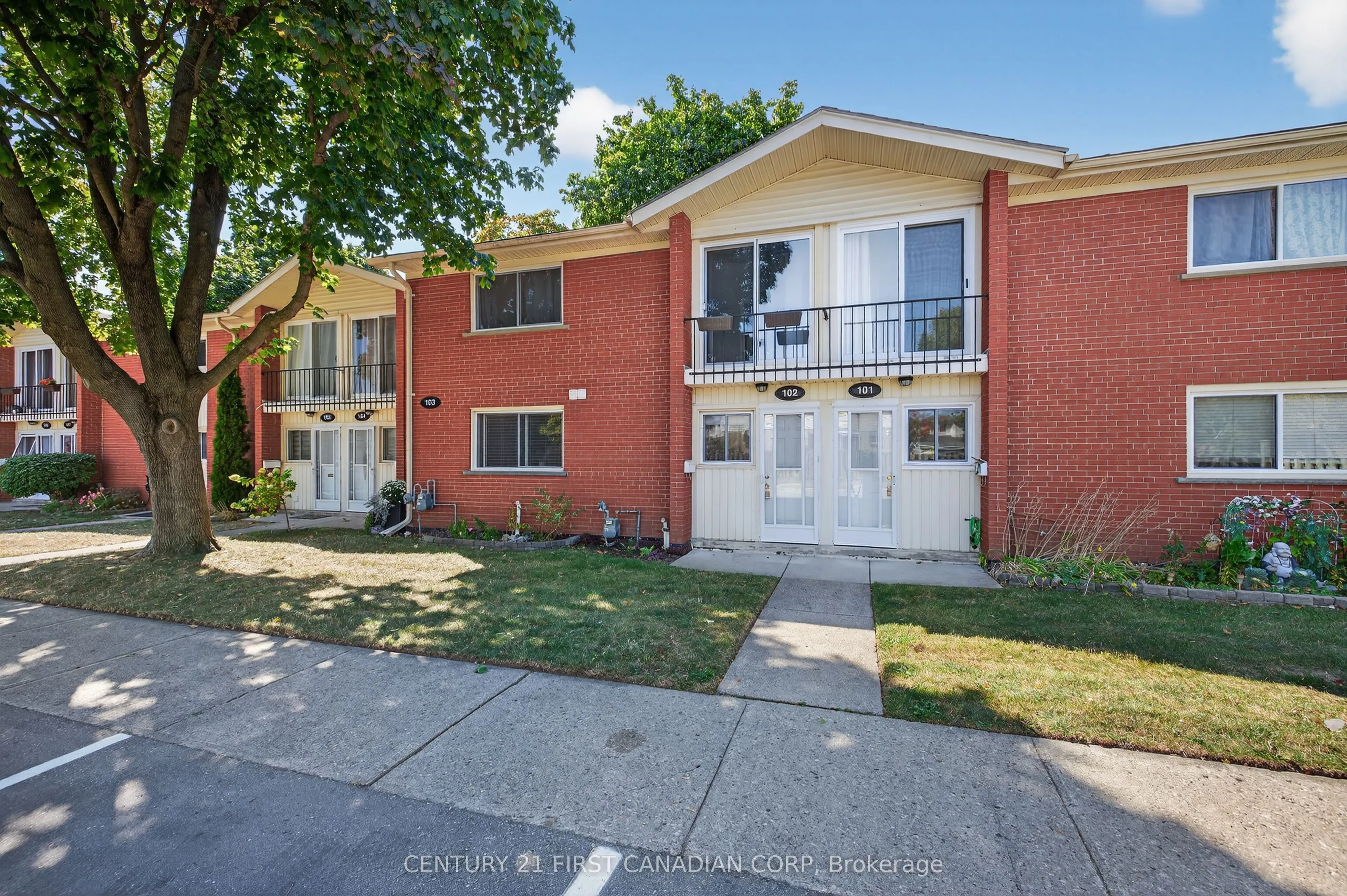 1090 Kipps Lane, #102