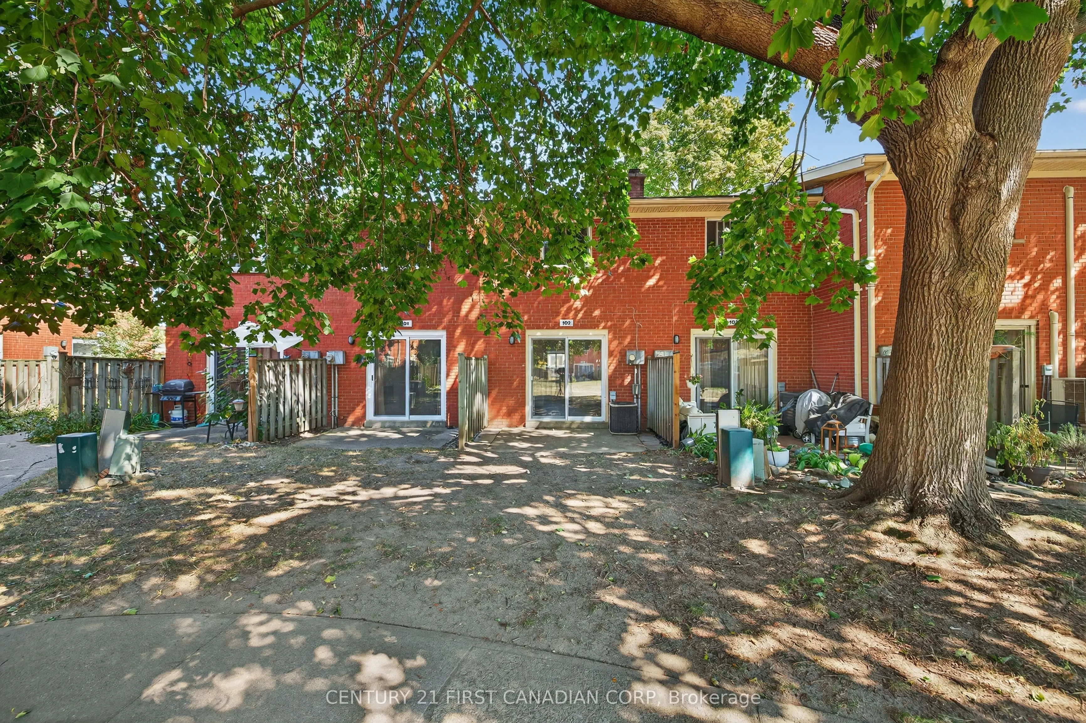 1090 Kipps Lane, #102