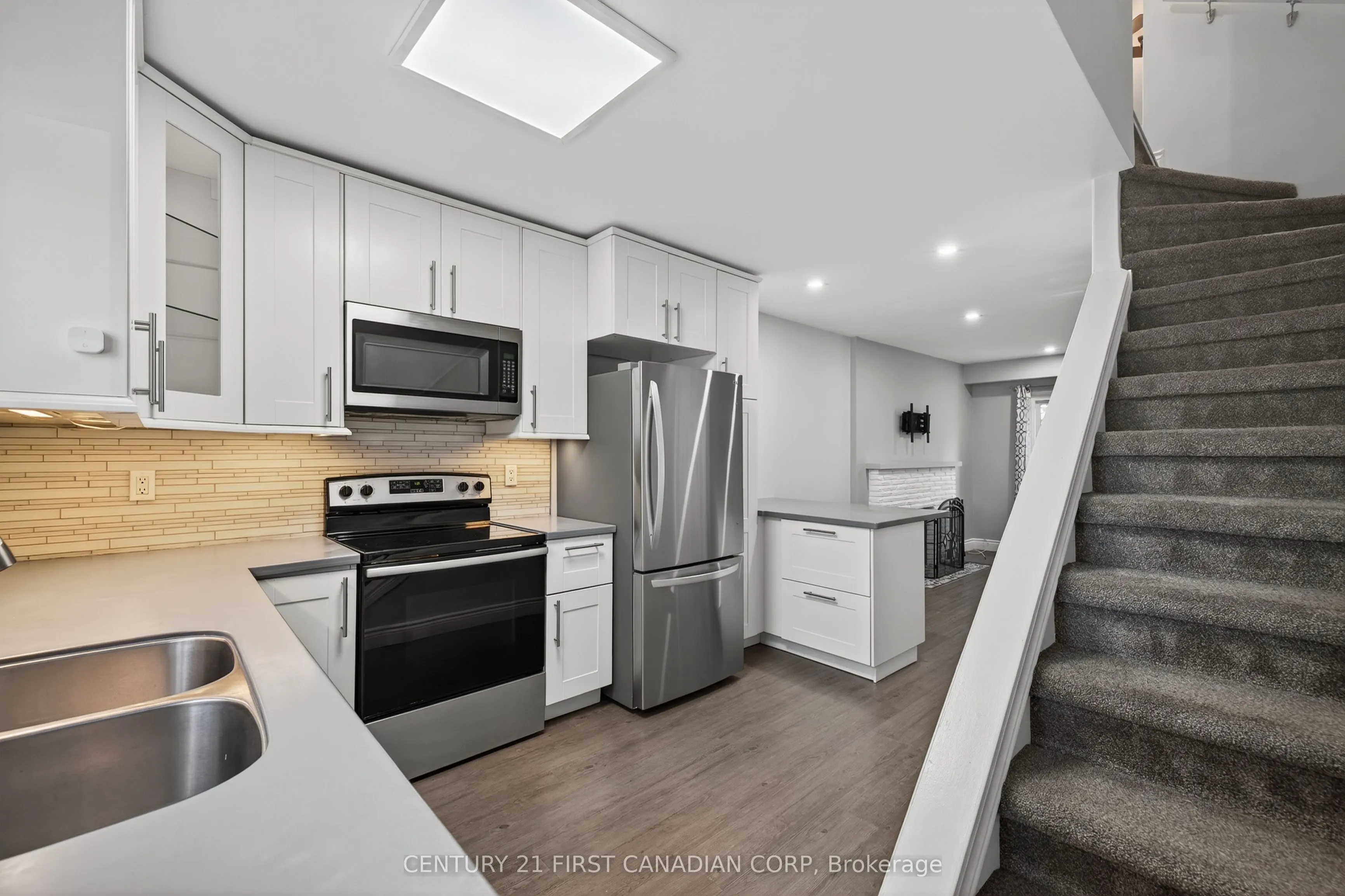 1090 Kipps Lane, #102