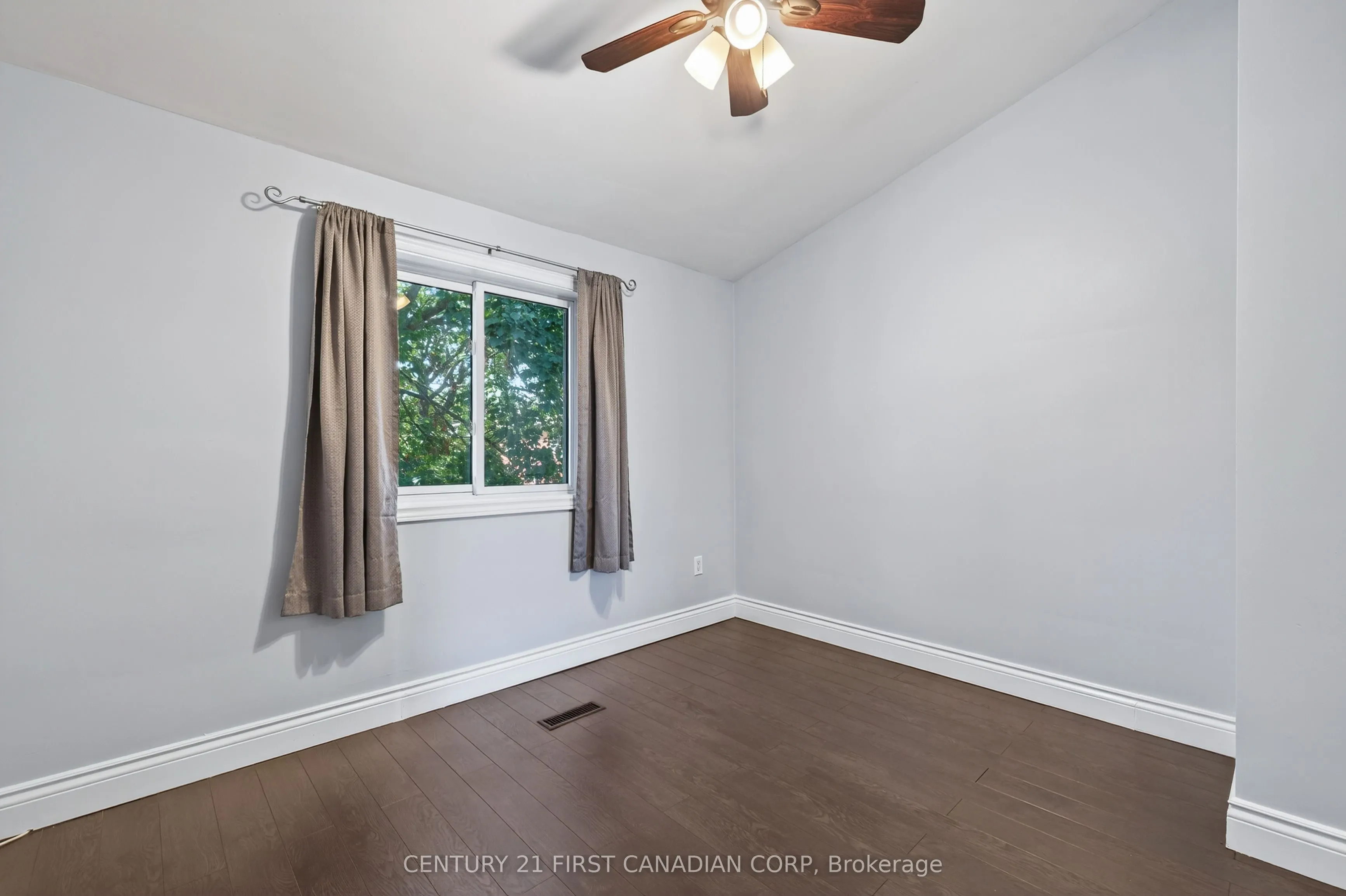 1090 Kipps Lane, #102