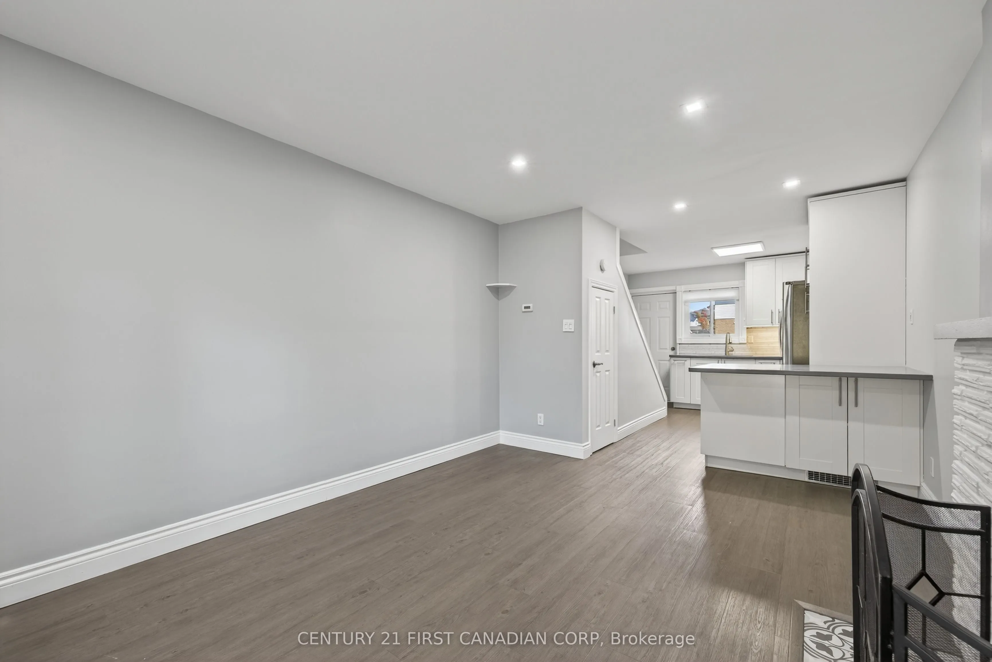 1090 Kipps Lane, #102