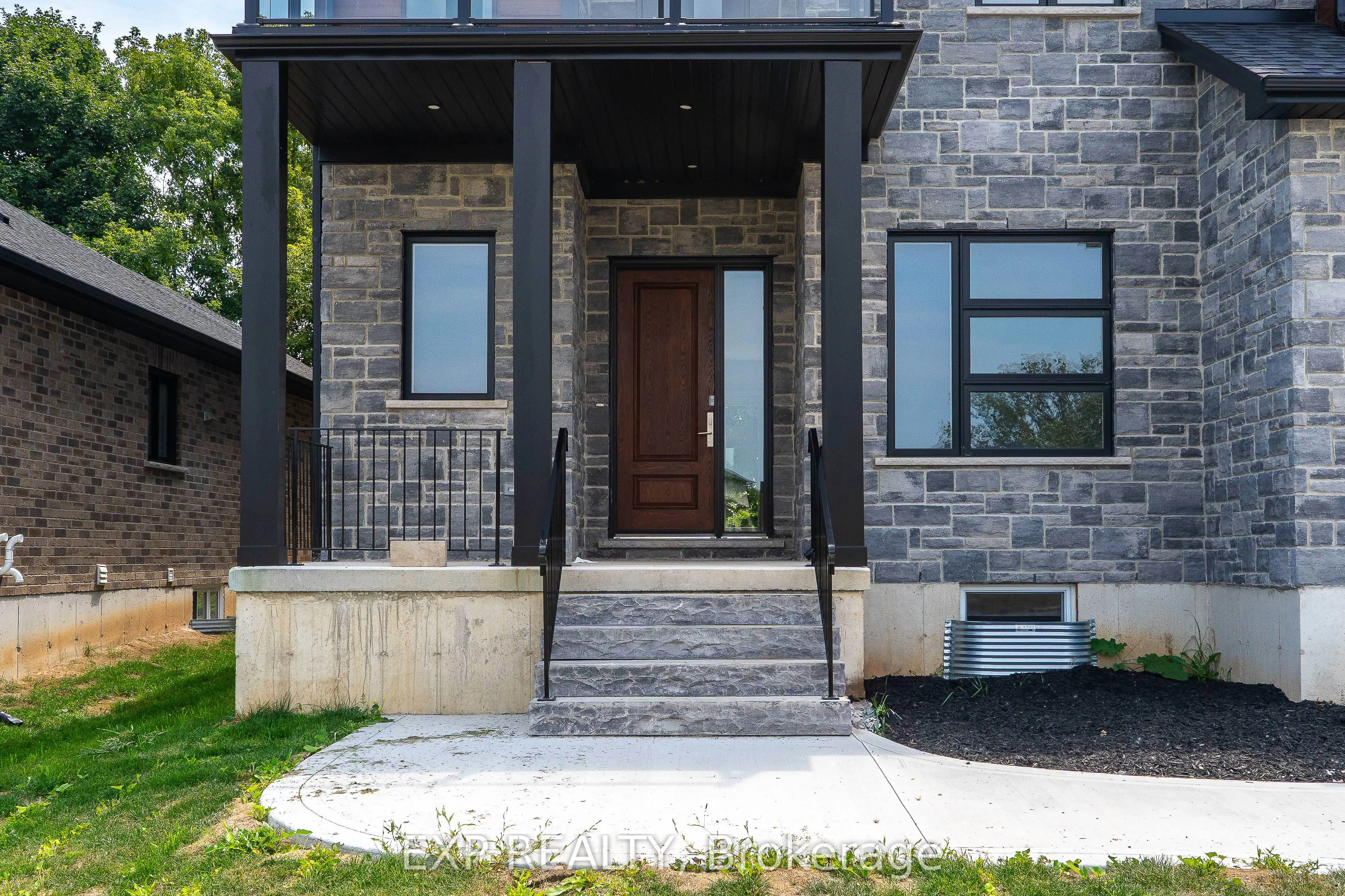 25 Sunview Drive